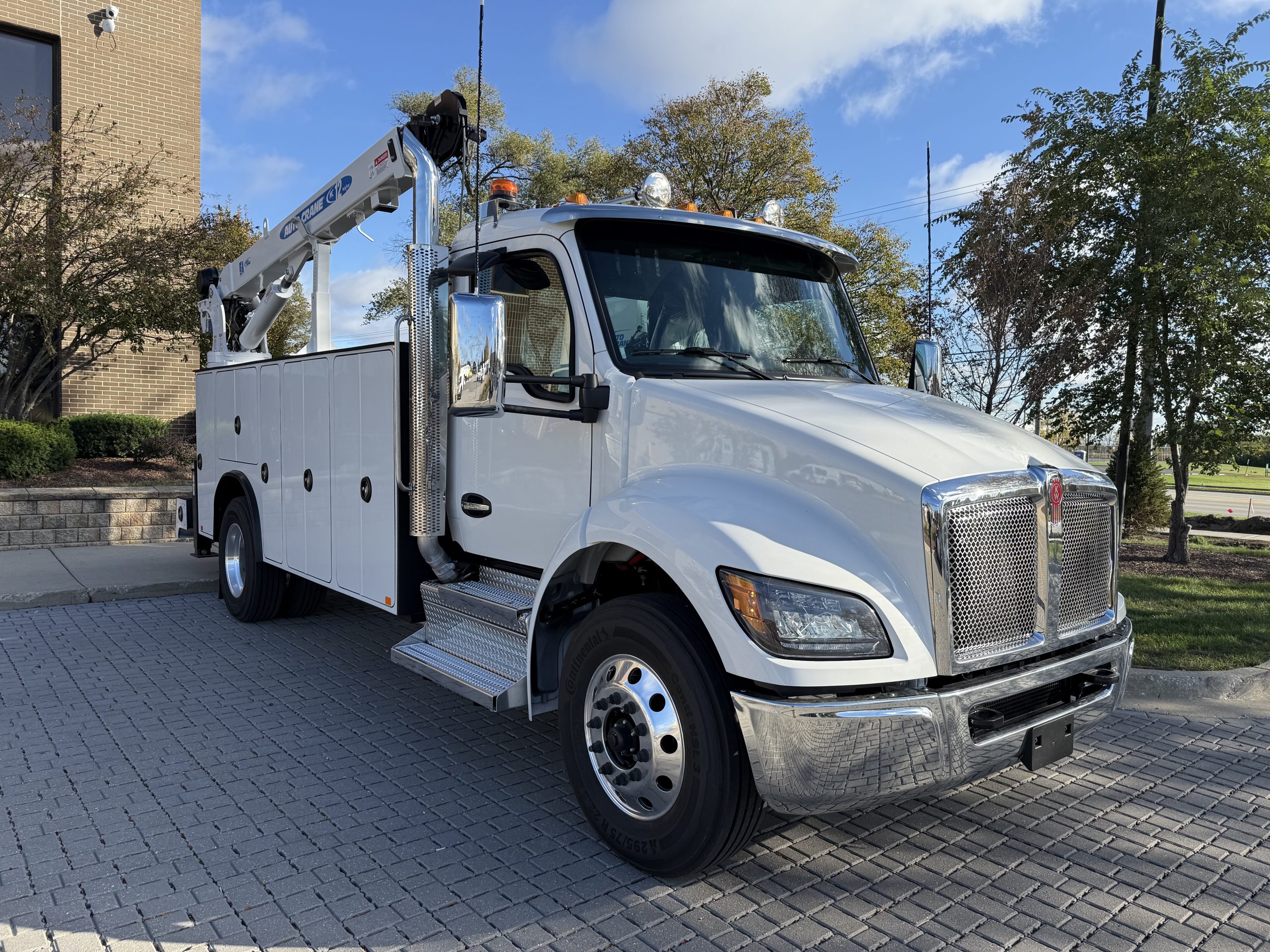 2026 KENWORTH T380 - image 3 of 6