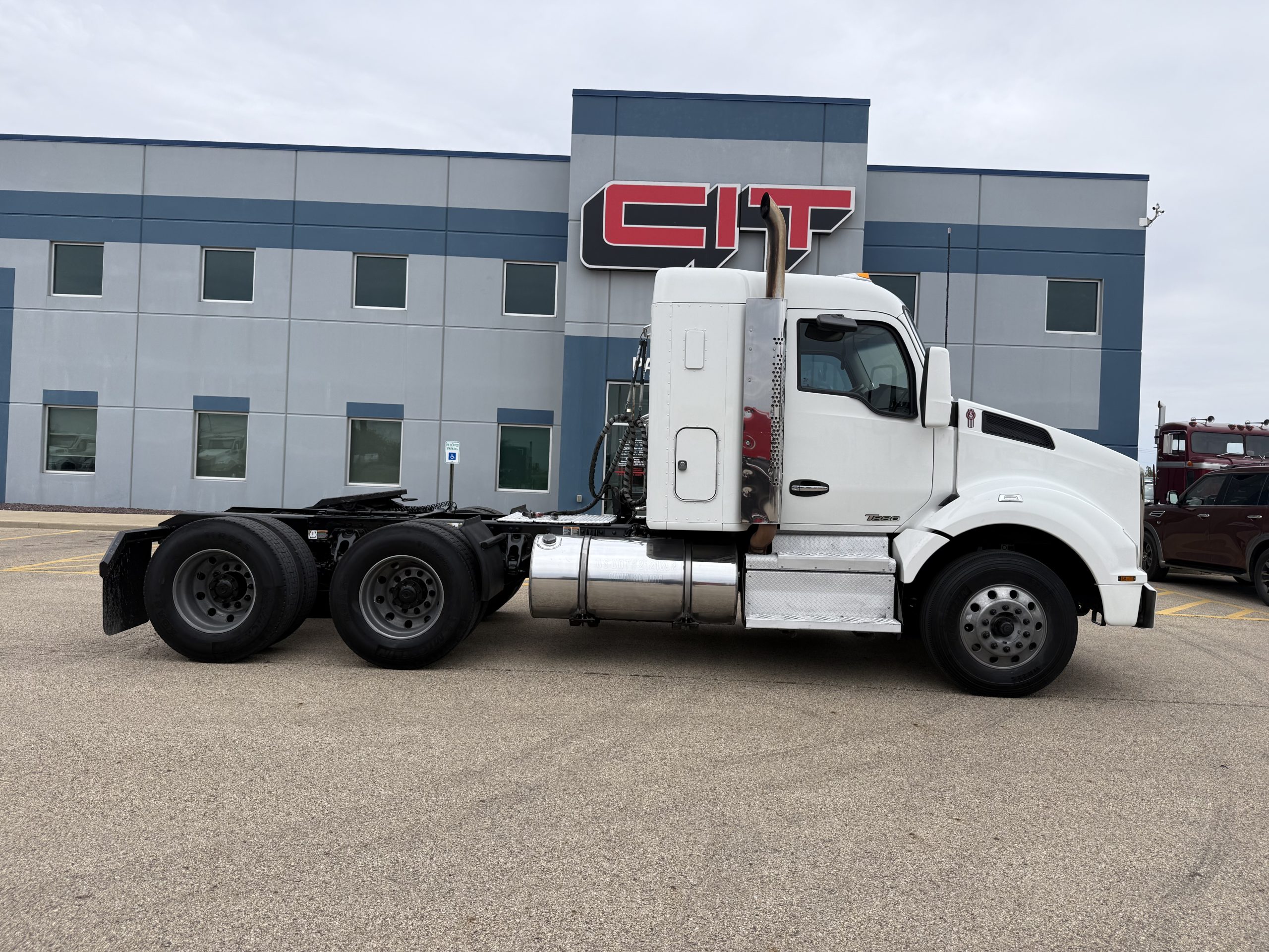 2020 KENWORTH T880 - image 4 of 6