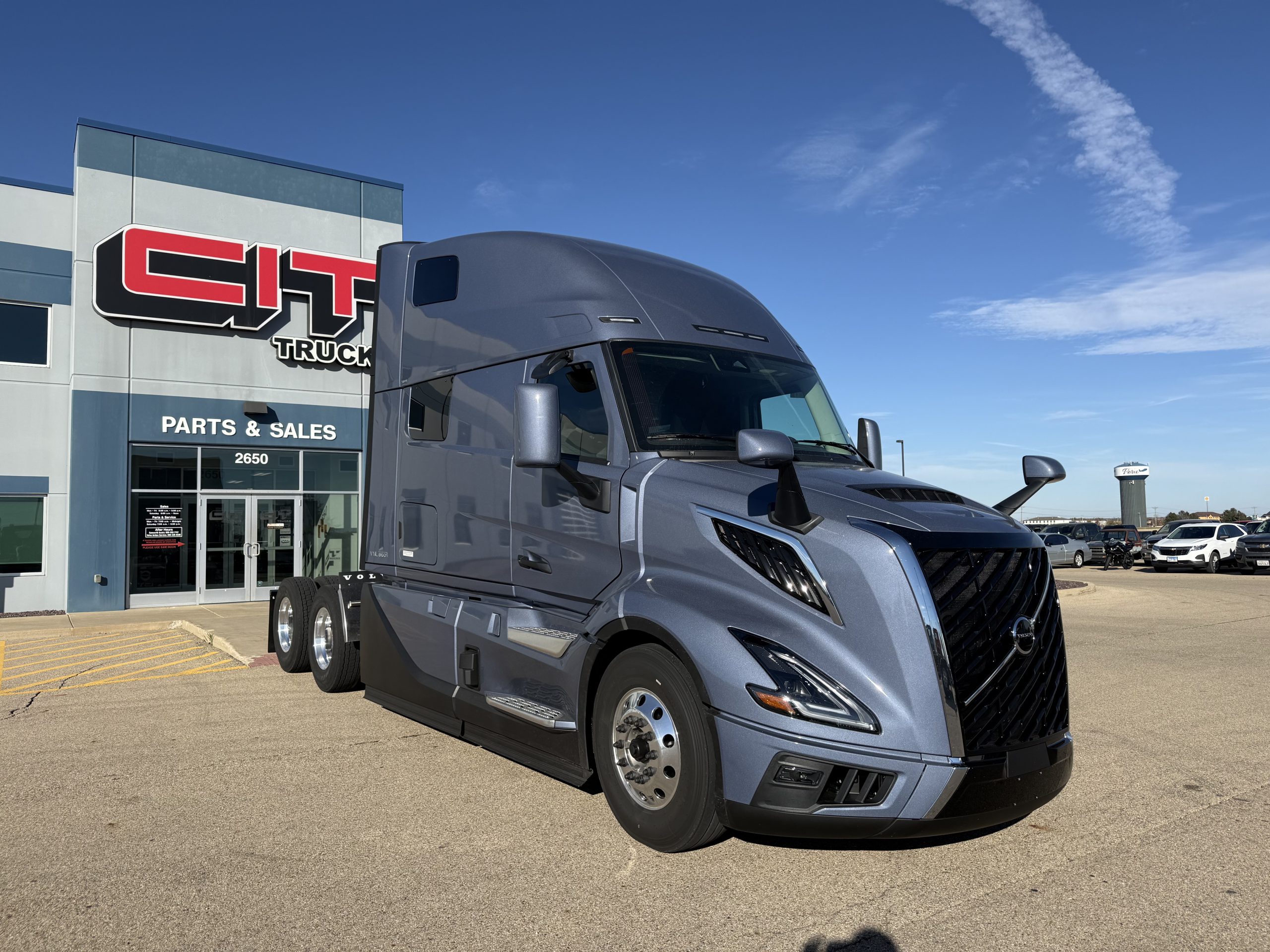 2026 VOLVO VNL860 2026 VOLVO VNL860 - image 3 of 6