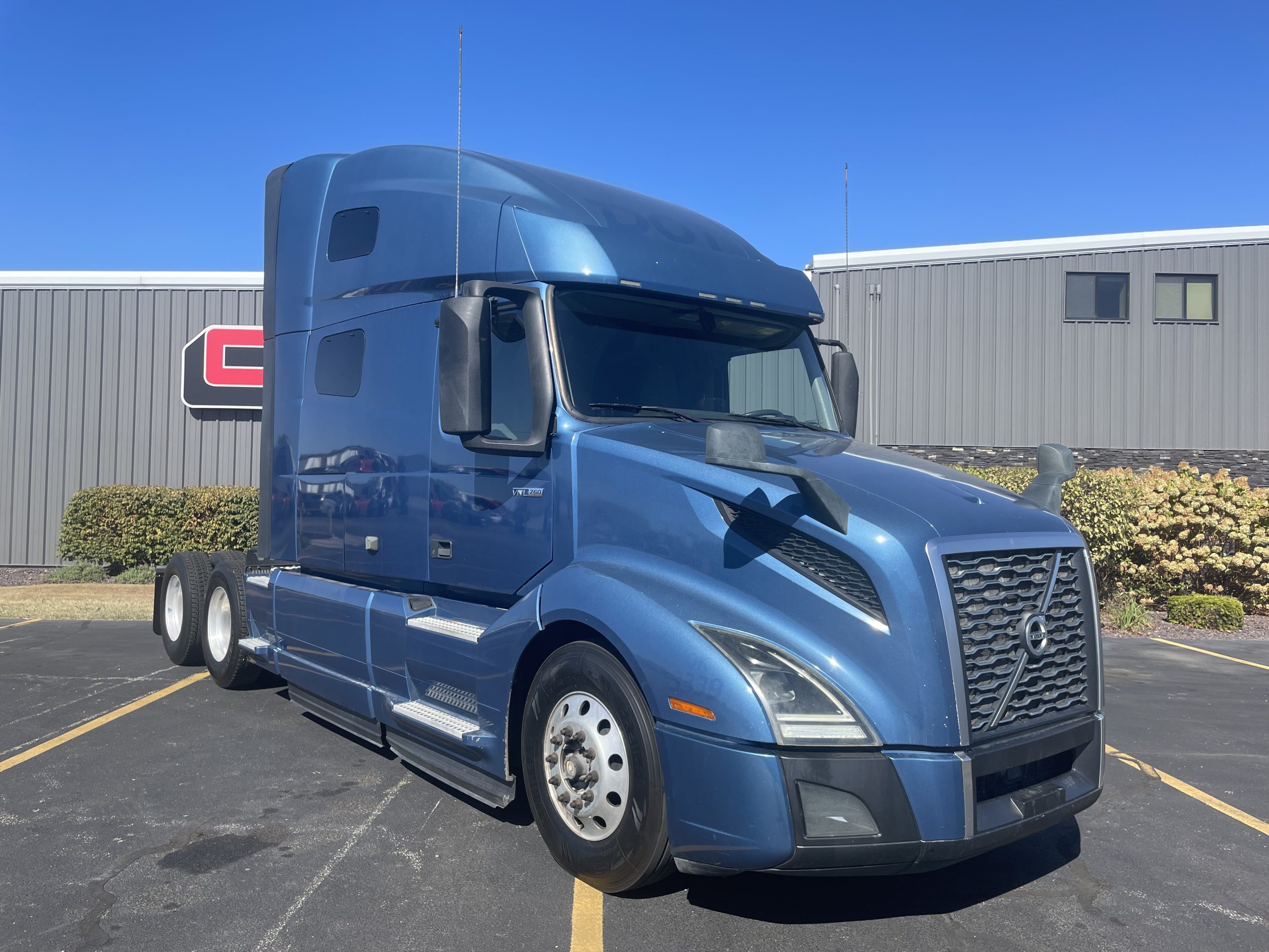 2019 VOLVO VNL760 - image 3 of 6