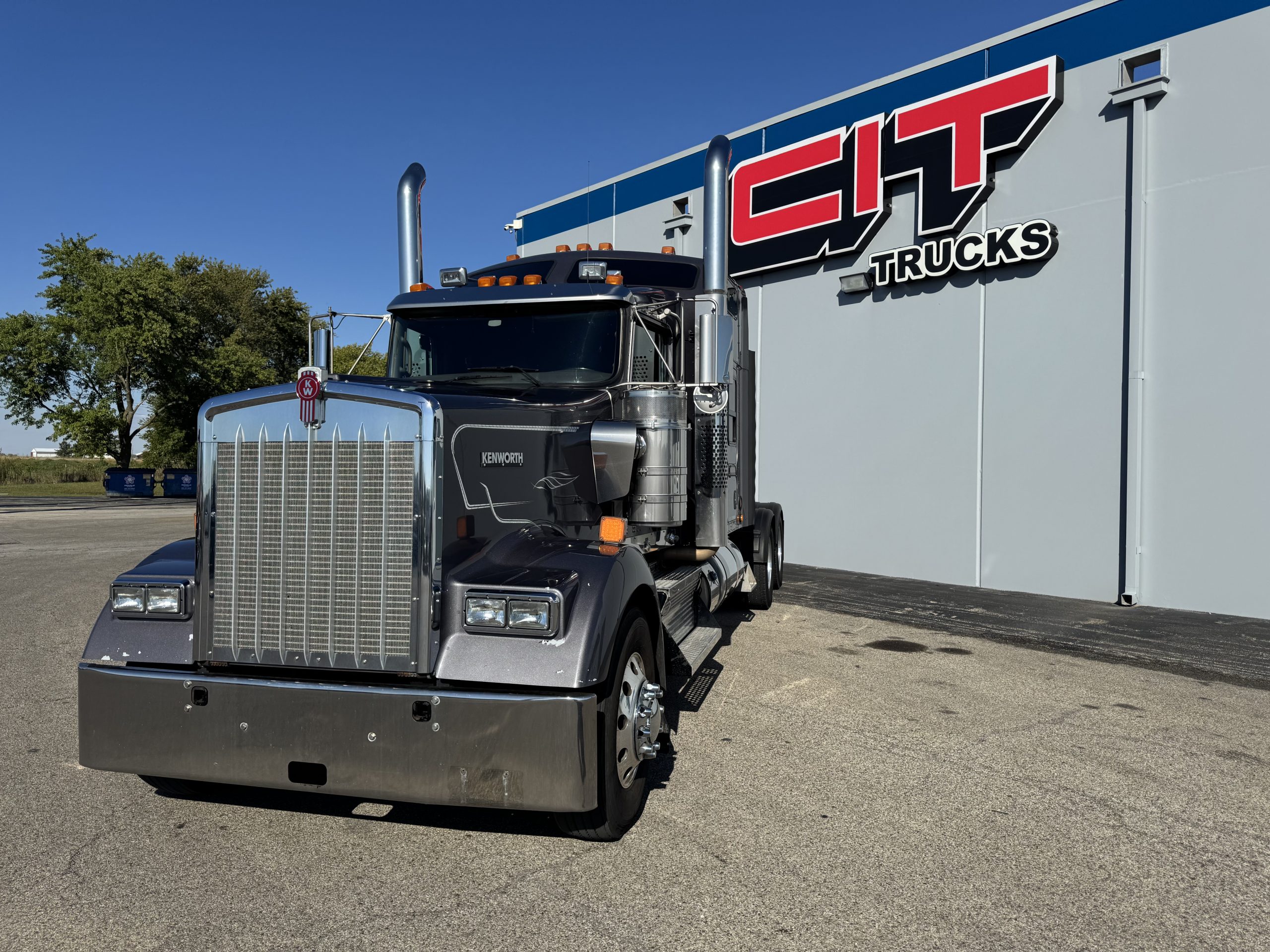 2020 KENWORTH W900L - image 1 of 6