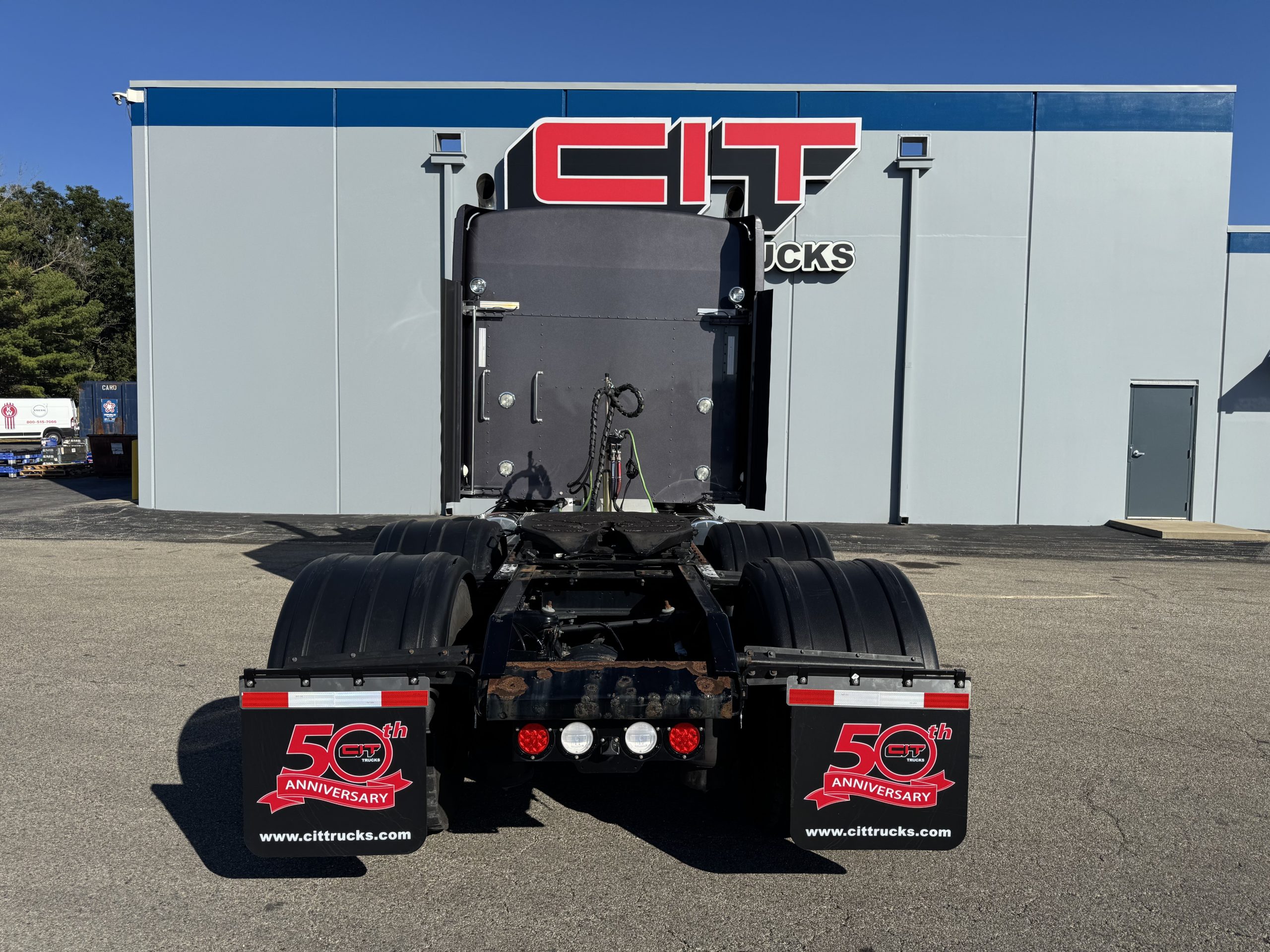 2020 KENWORTH W900L - image 5 of 6