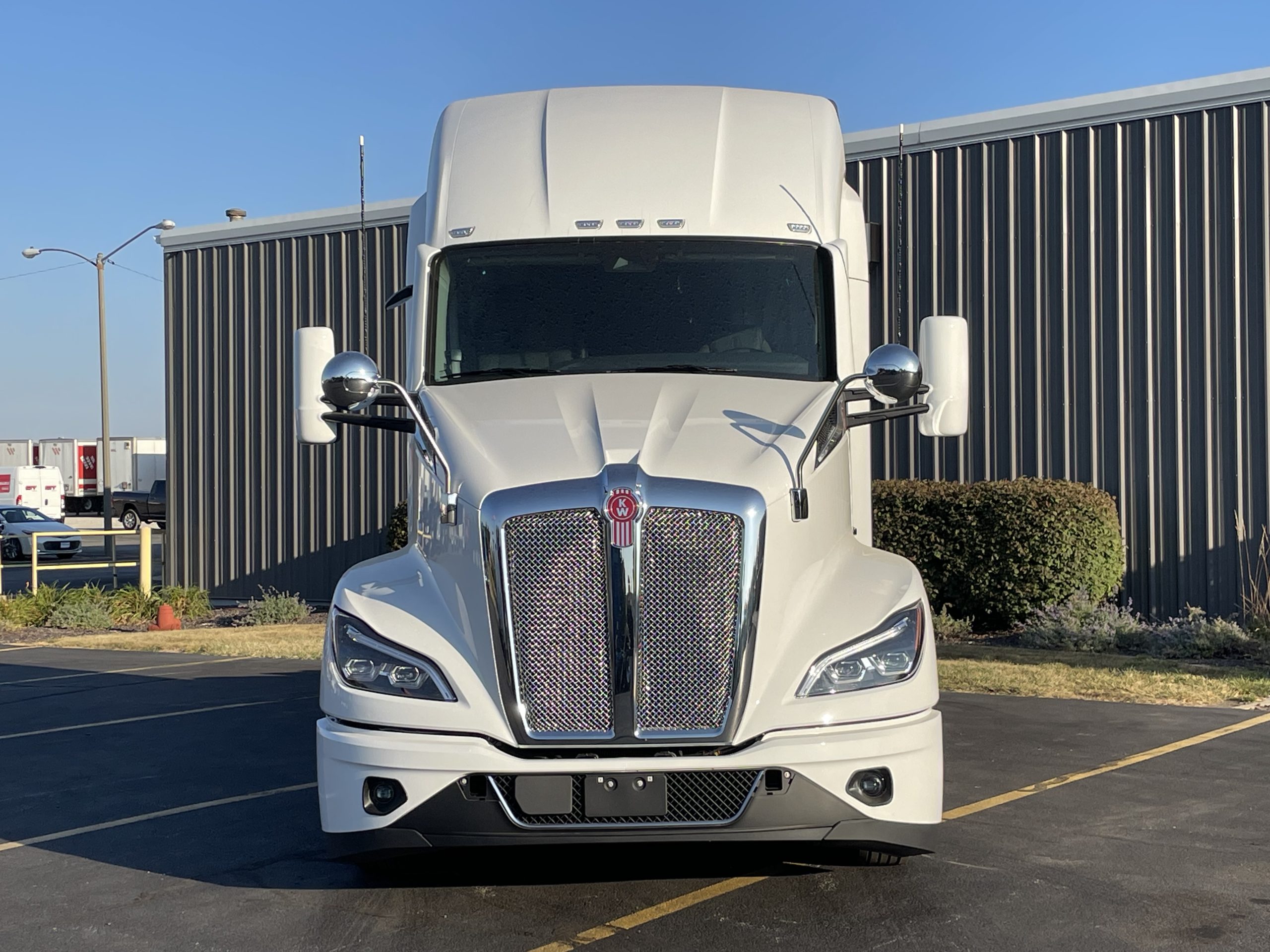 2026 KENWORTH T680 - image 2 of 6