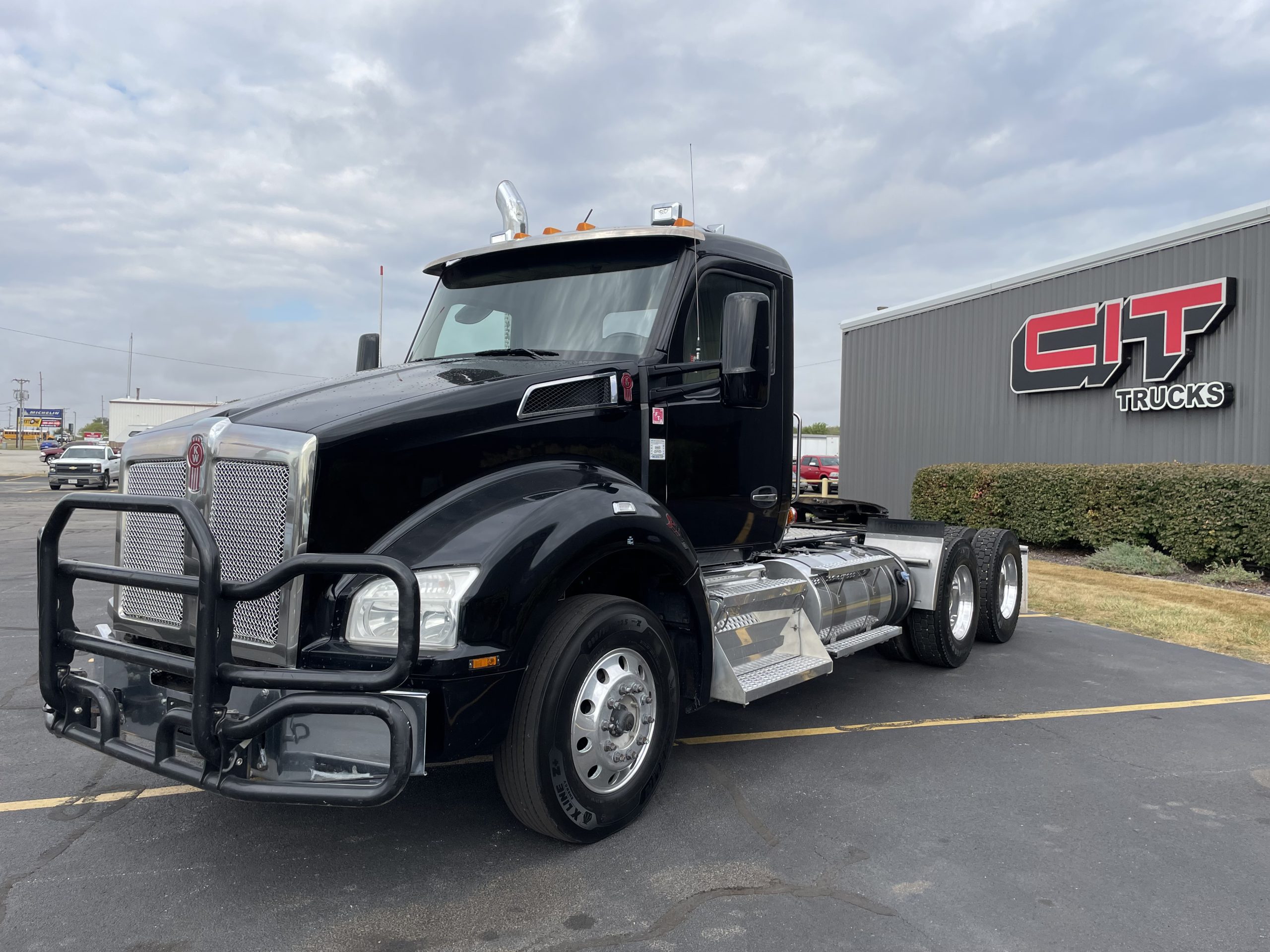 2020 KENWORTH T880 - image 2 of 6
