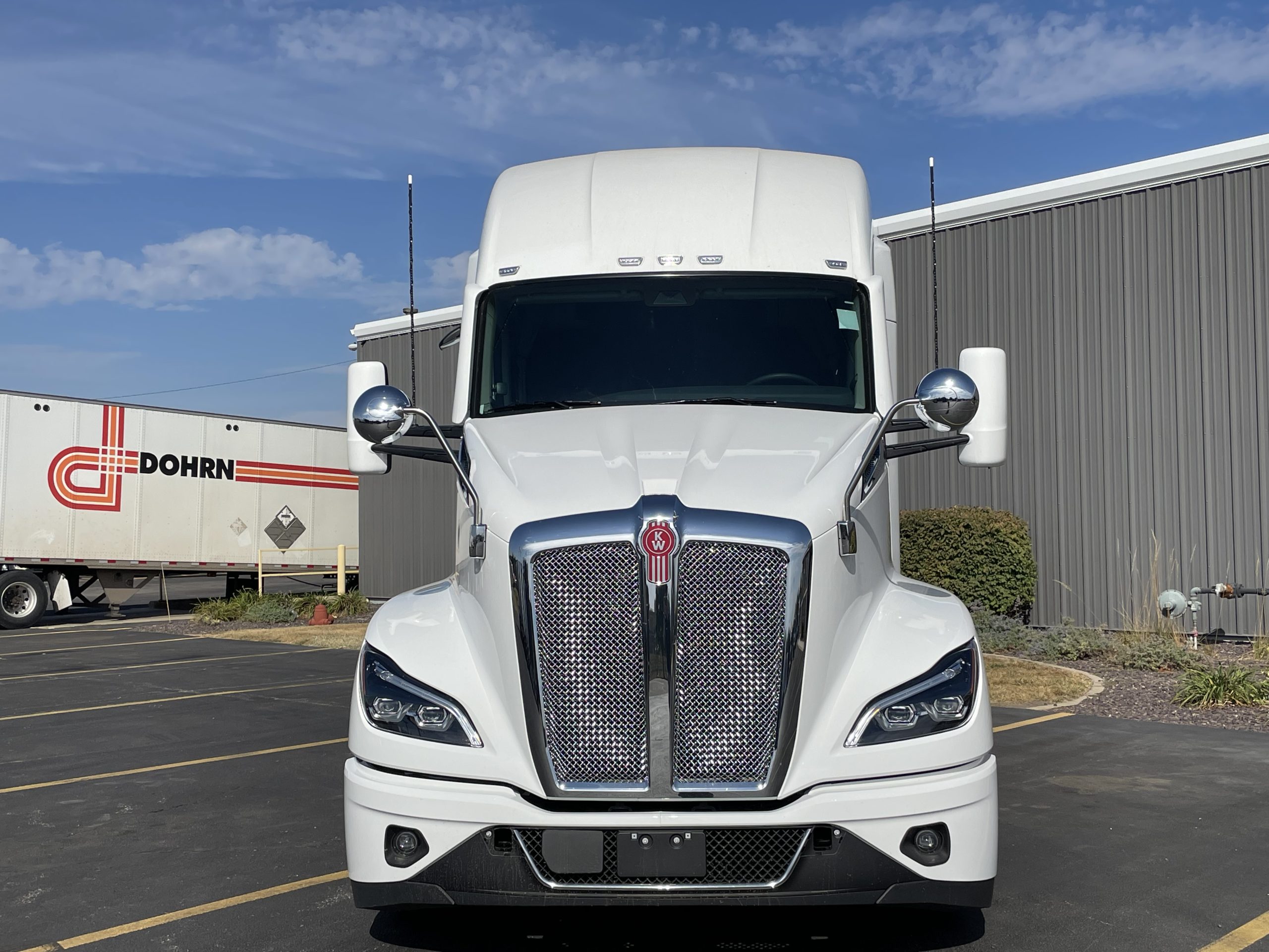 2026 KENWORTH T680 - image 2 of 6
