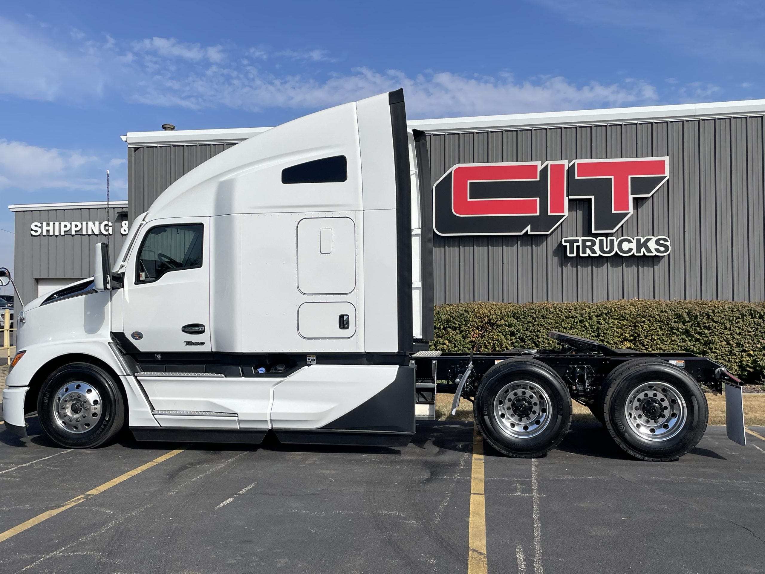 2026 KENWORTH T680 - image 4 of 6