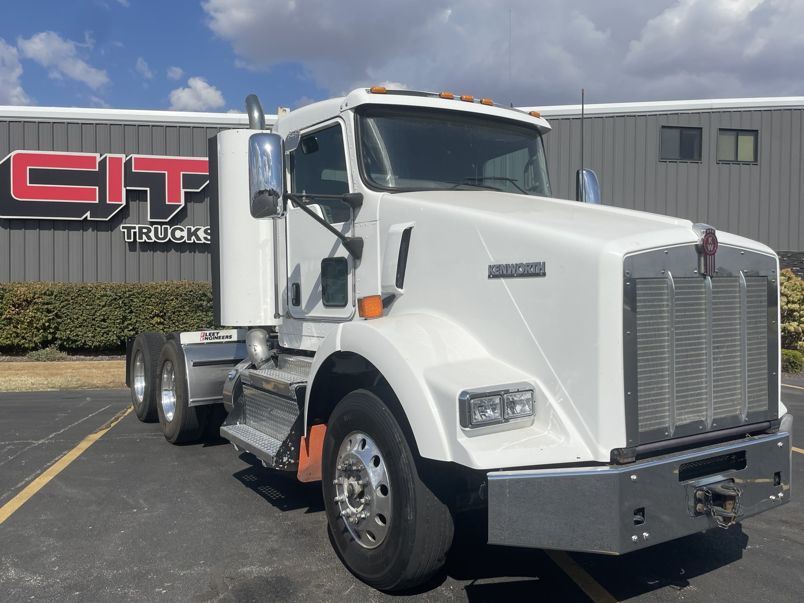 2020 KENWORTH T800 - image 3 of 6