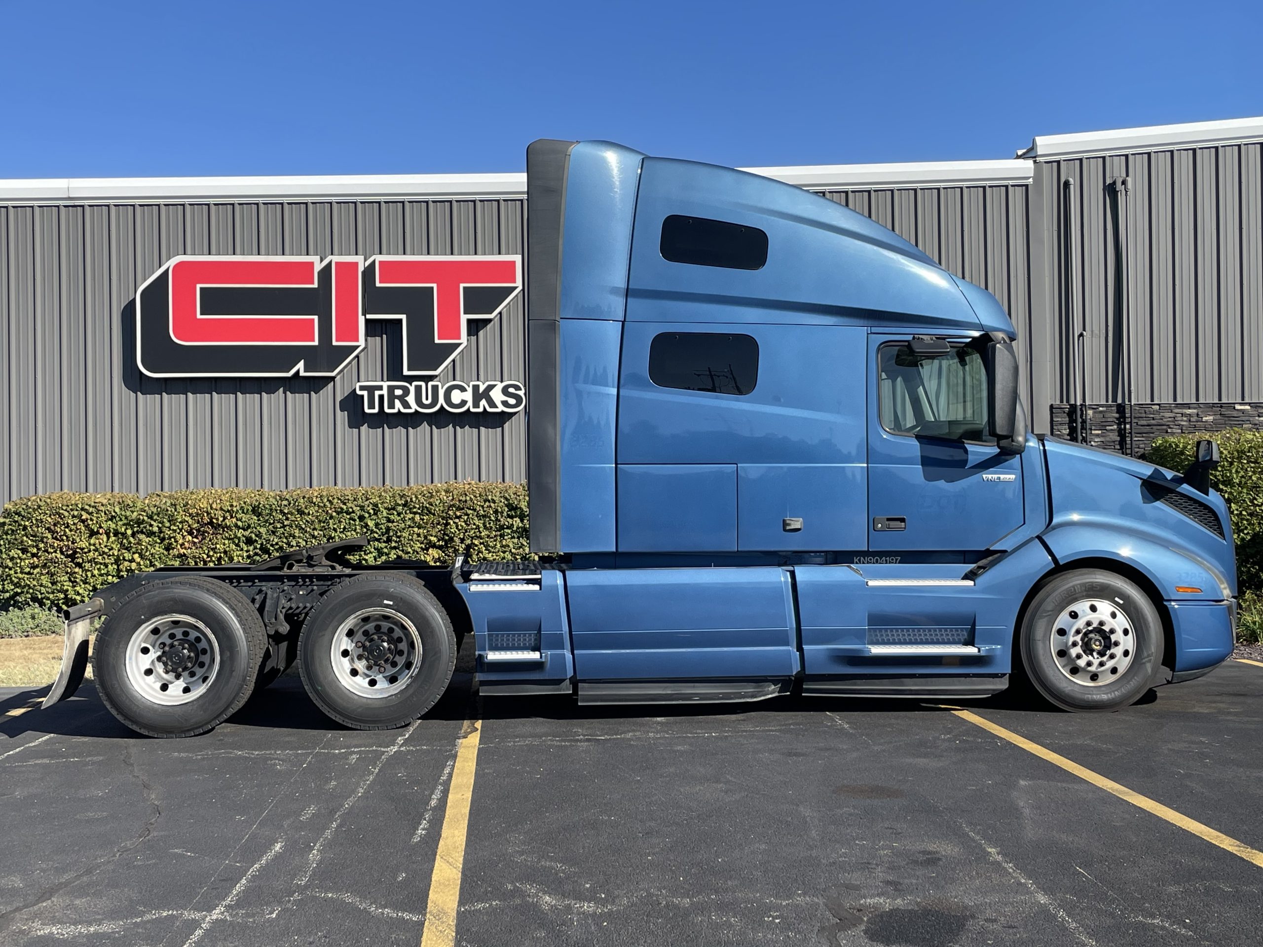 2019 VOLVO VNL760 - image 4 of 6