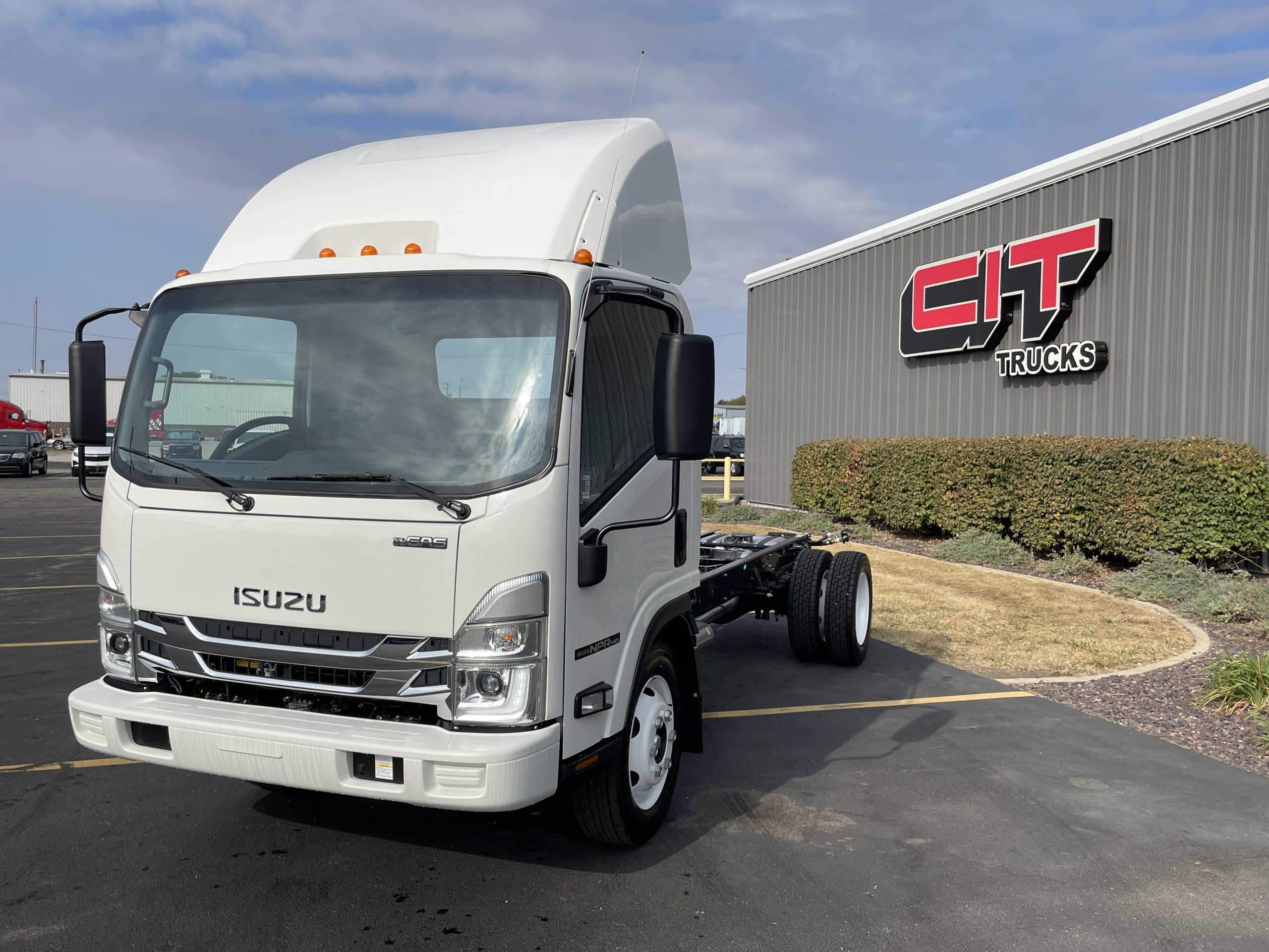 2025 ISUZU NPR-HD 2025 ISUZU NPR-HD - image 1 of 6