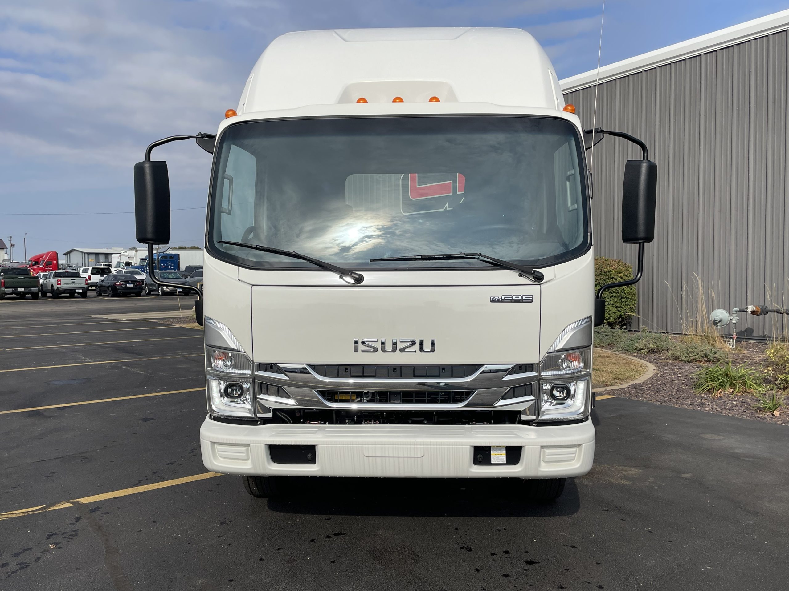 2025 ISUZU NPR-HD 2025 ISUZU NPR-HD - image 2 of 6