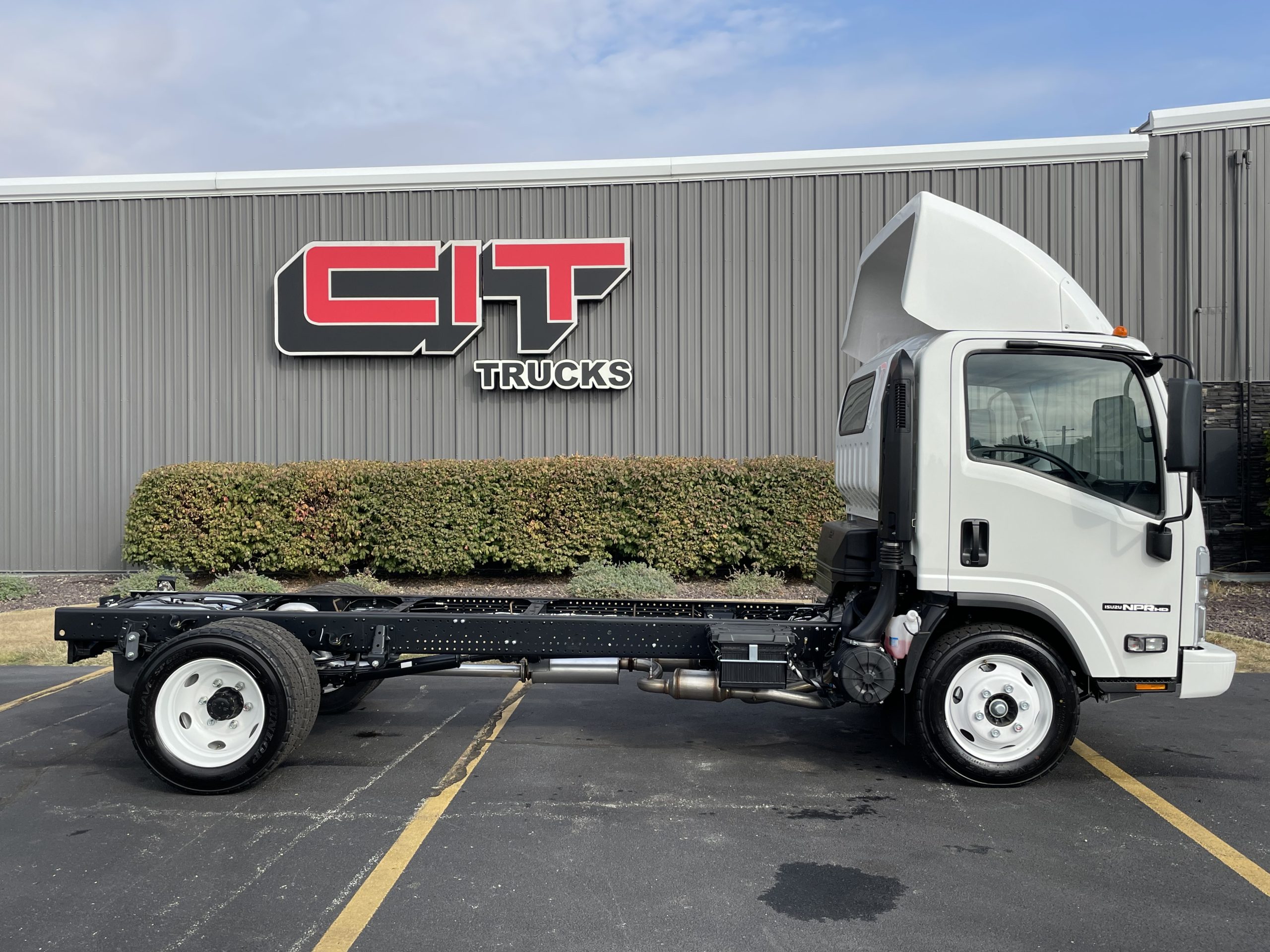 2025 ISUZU NPR-HD 2025 ISUZU NPR-HD - image 6 of 6