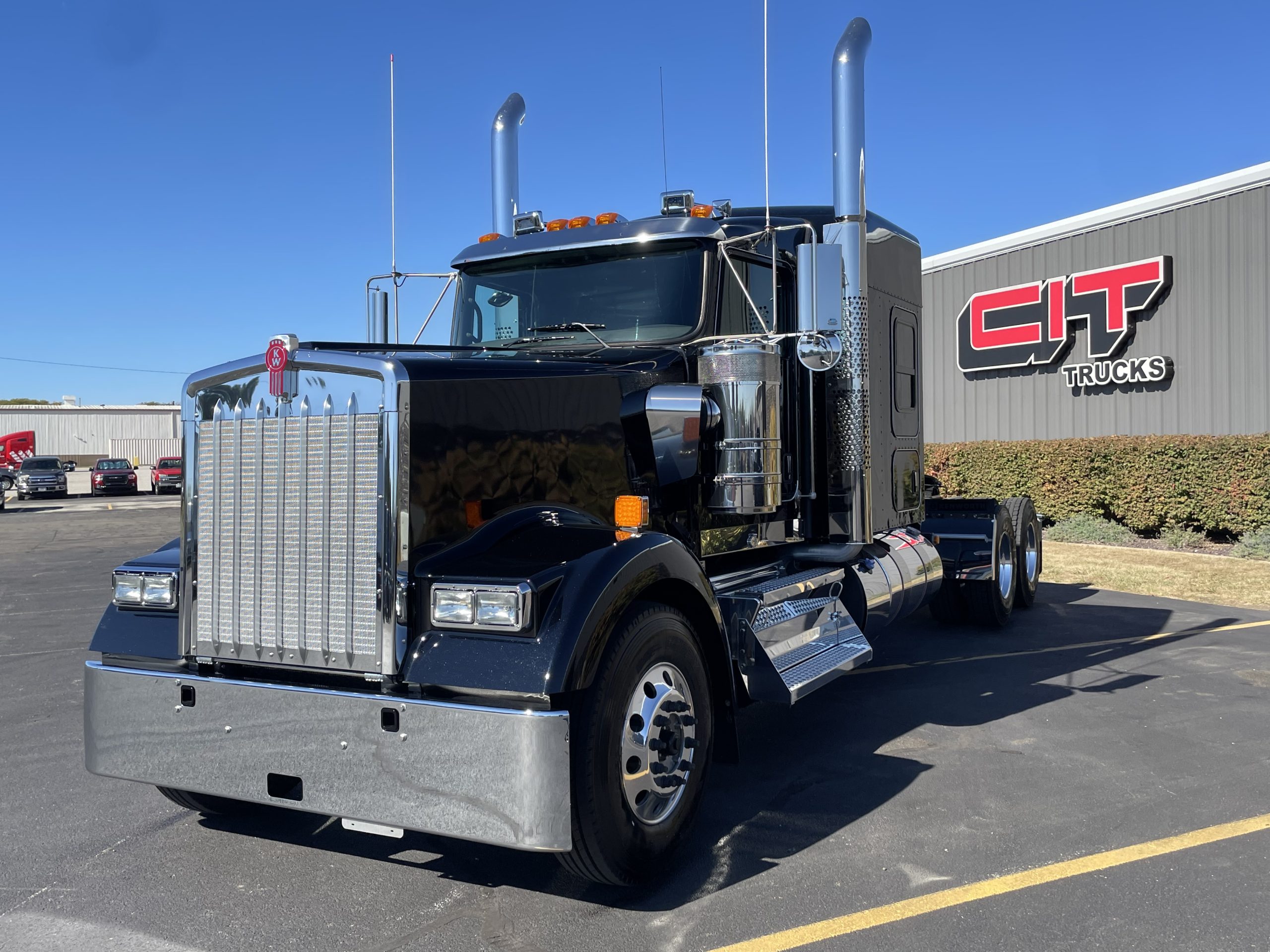 2026 KENWORTH W900L 2026 KENWORTH W900L - image 1 of 6