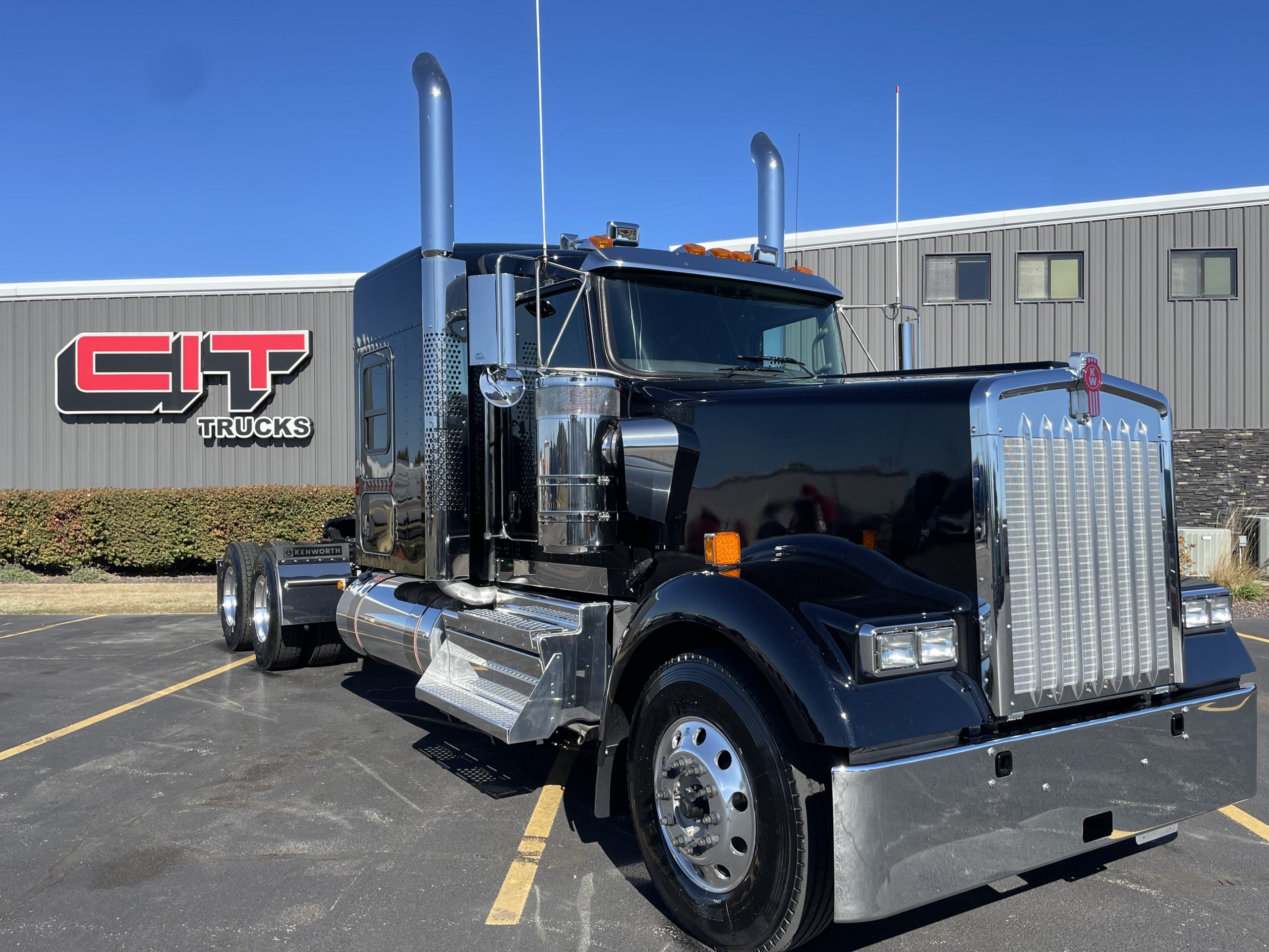 2026 KENWORTH W900L 2026 KENWORTH W900L - image 3 of 6