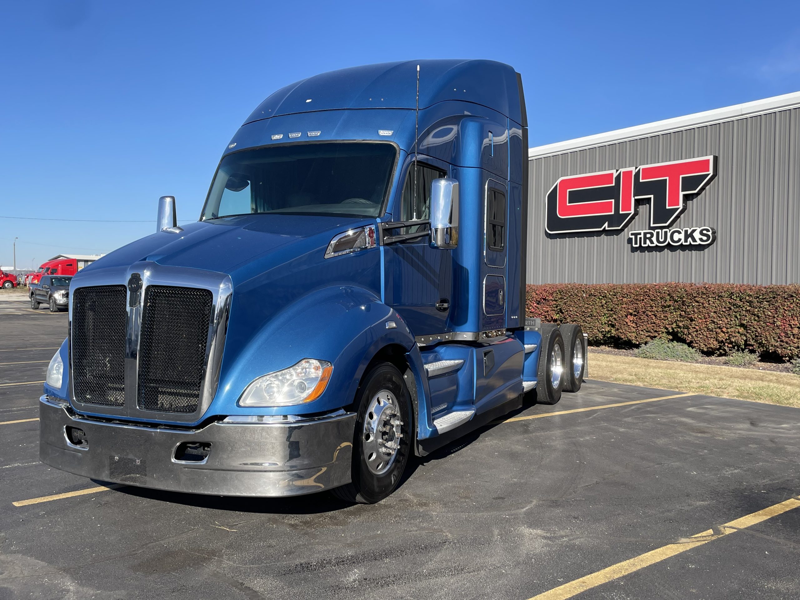 2020 KENWORTH T680 2020 KENWORTH T680 - image 1 of 6
