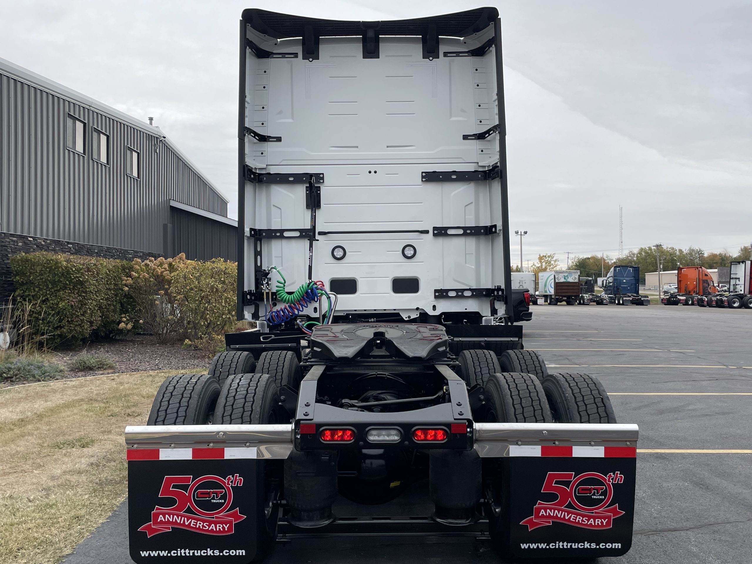 2026 VOLVO VNL860 - image 6 of 6
