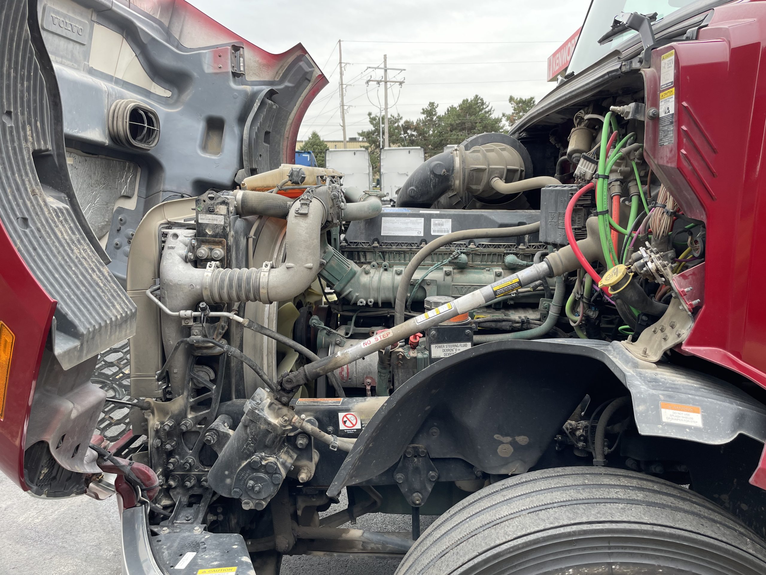 2022 VOLVO VNL300 2022 VOLVO VNL300 - image 5 of 6