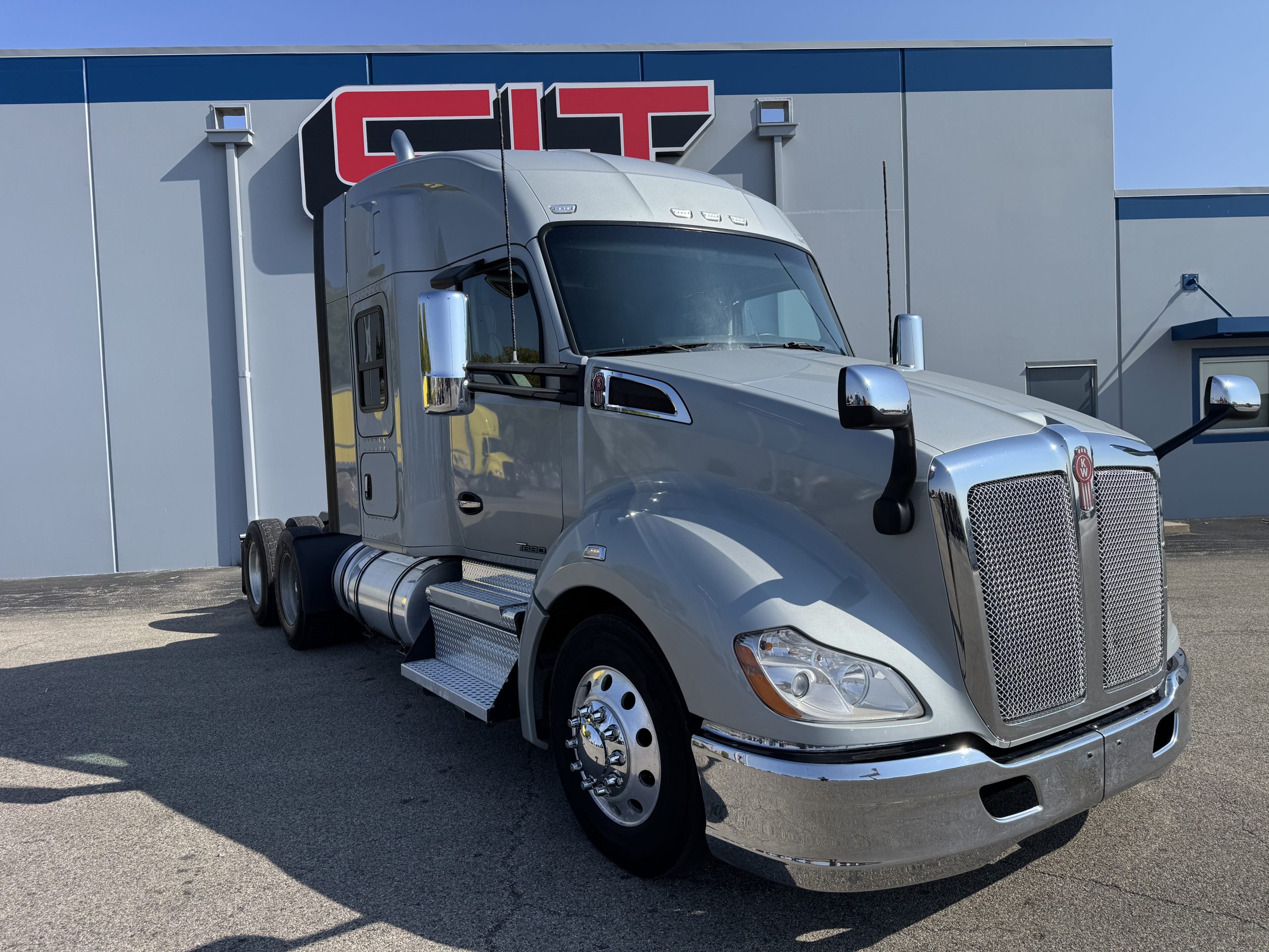 2021 KENWORTH T680 - image 3 of 6