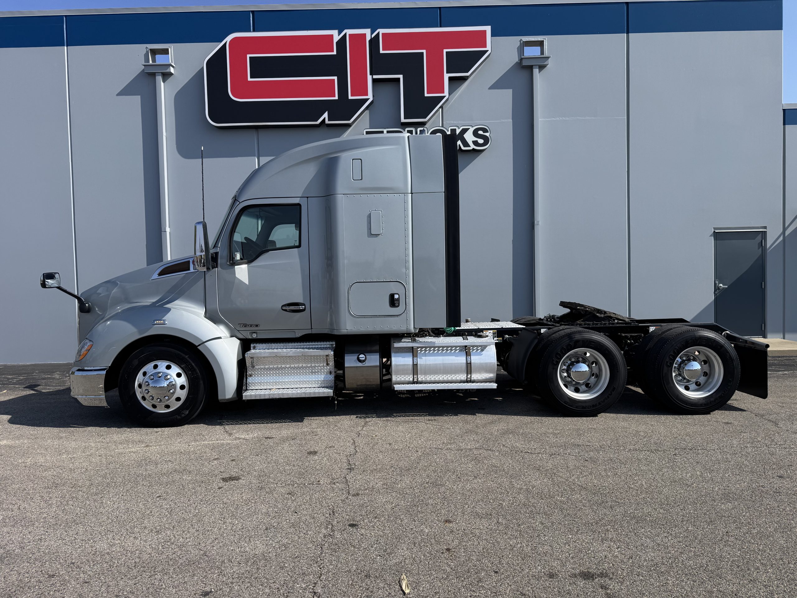 2021 KENWORTH T680 - image 6 of 6