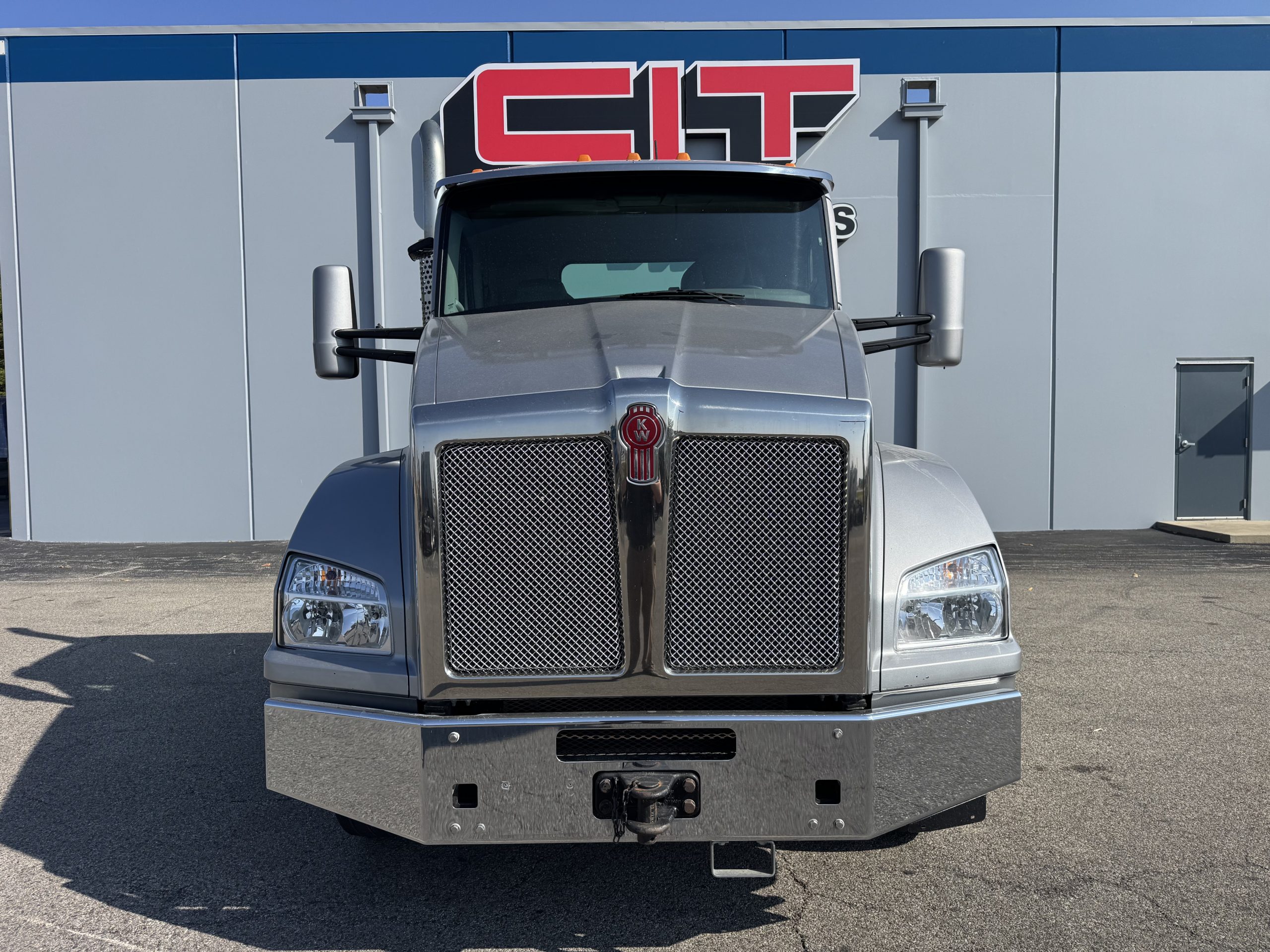 2018 KENWORTH T880 - image 2 of 6