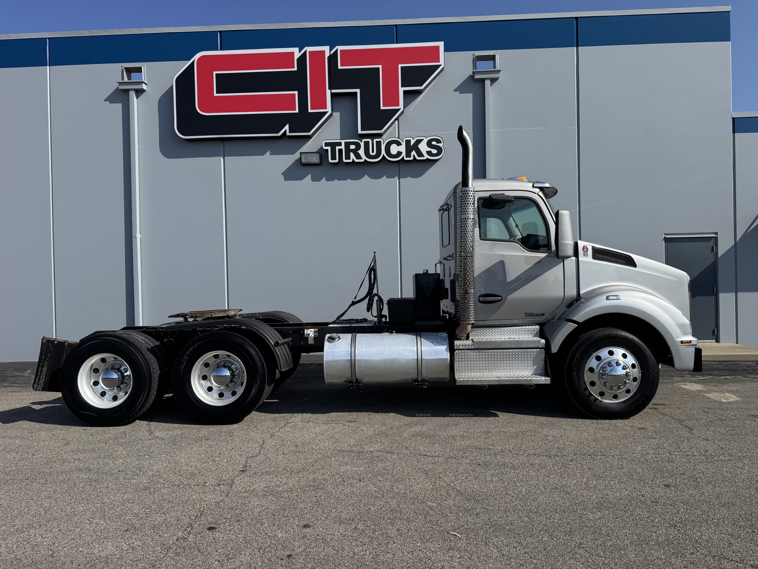 2018 KENWORTH T880 - image 4 of 6