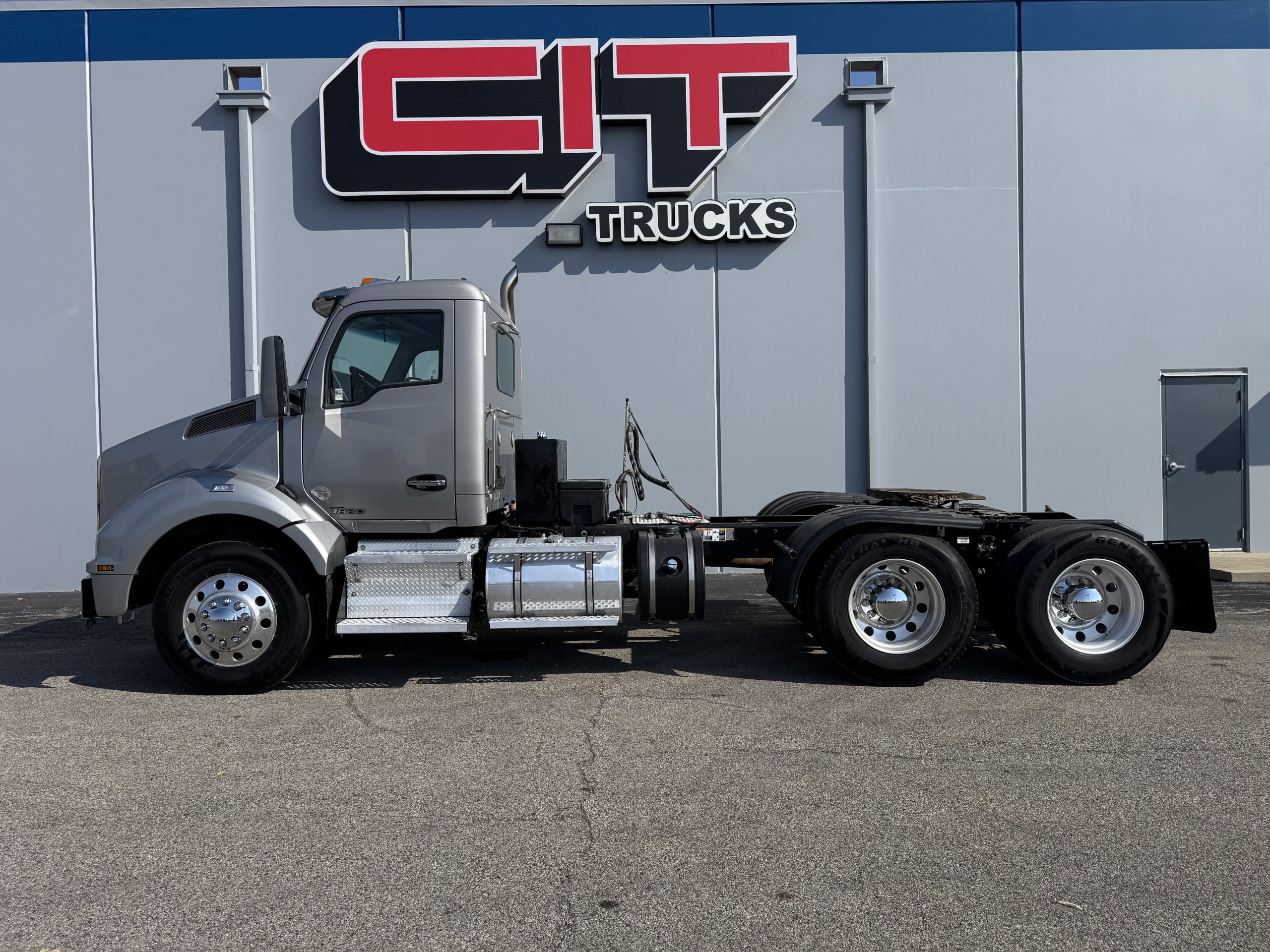 2018 KENWORTH T880 - image 6 of 6