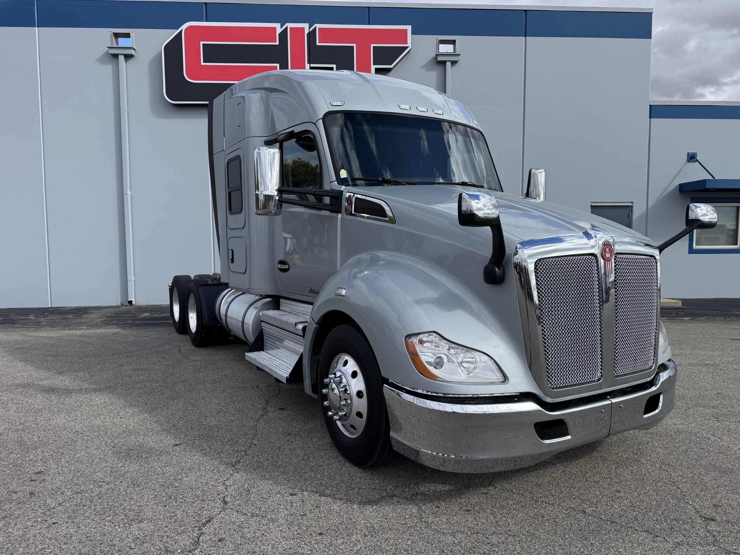 2021 KENWORTH T680 - image 3 of 6