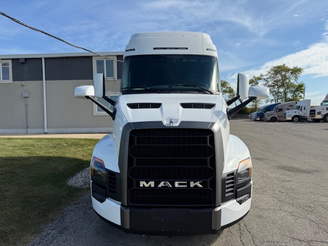 2026 MACK PIONEER - image 2 of 6