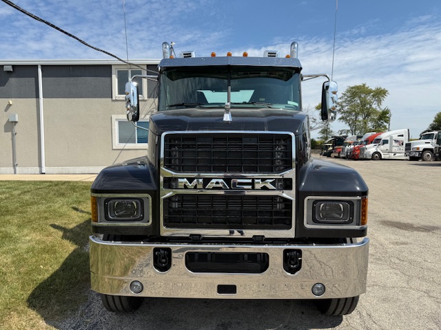 2026 MACK PINNACLE - image 2 of 6