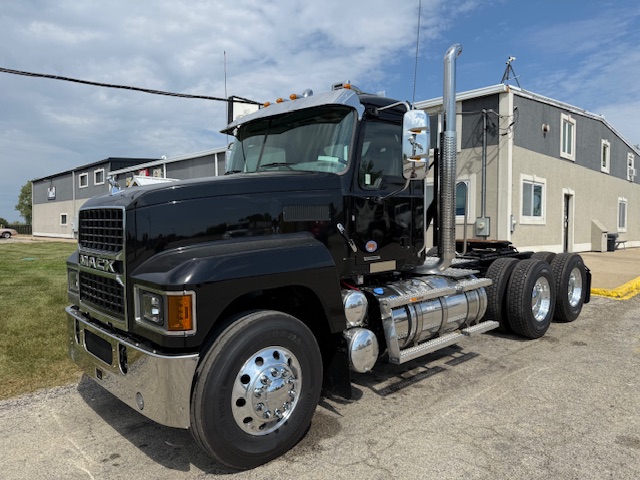 2026 MACK PINNACLE - image 1 of 6