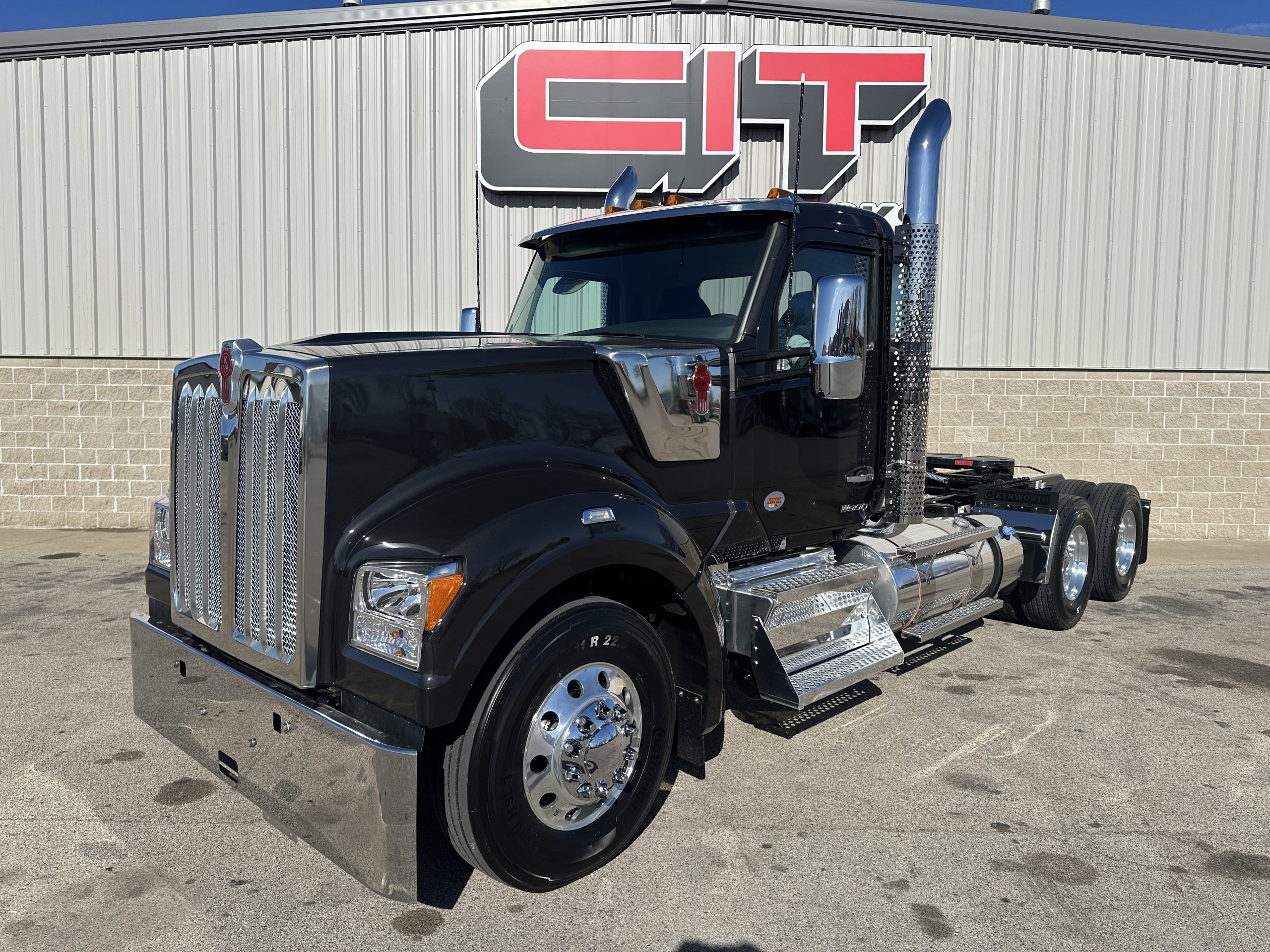 2026 KENWORTH W990 2026 KENWORTH W990 - image 1 of 6