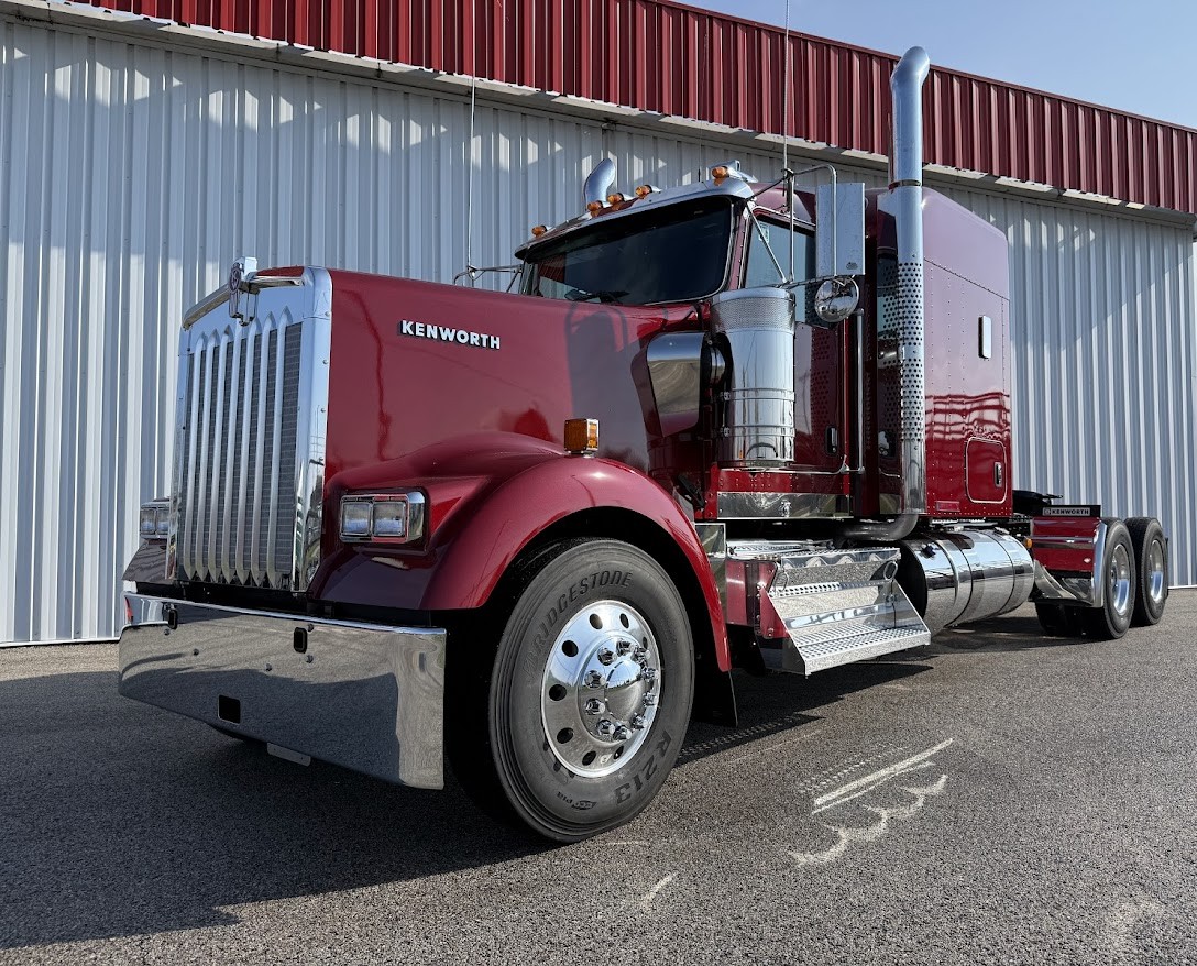 2026 KENWORTH W900L - image 1 of 6