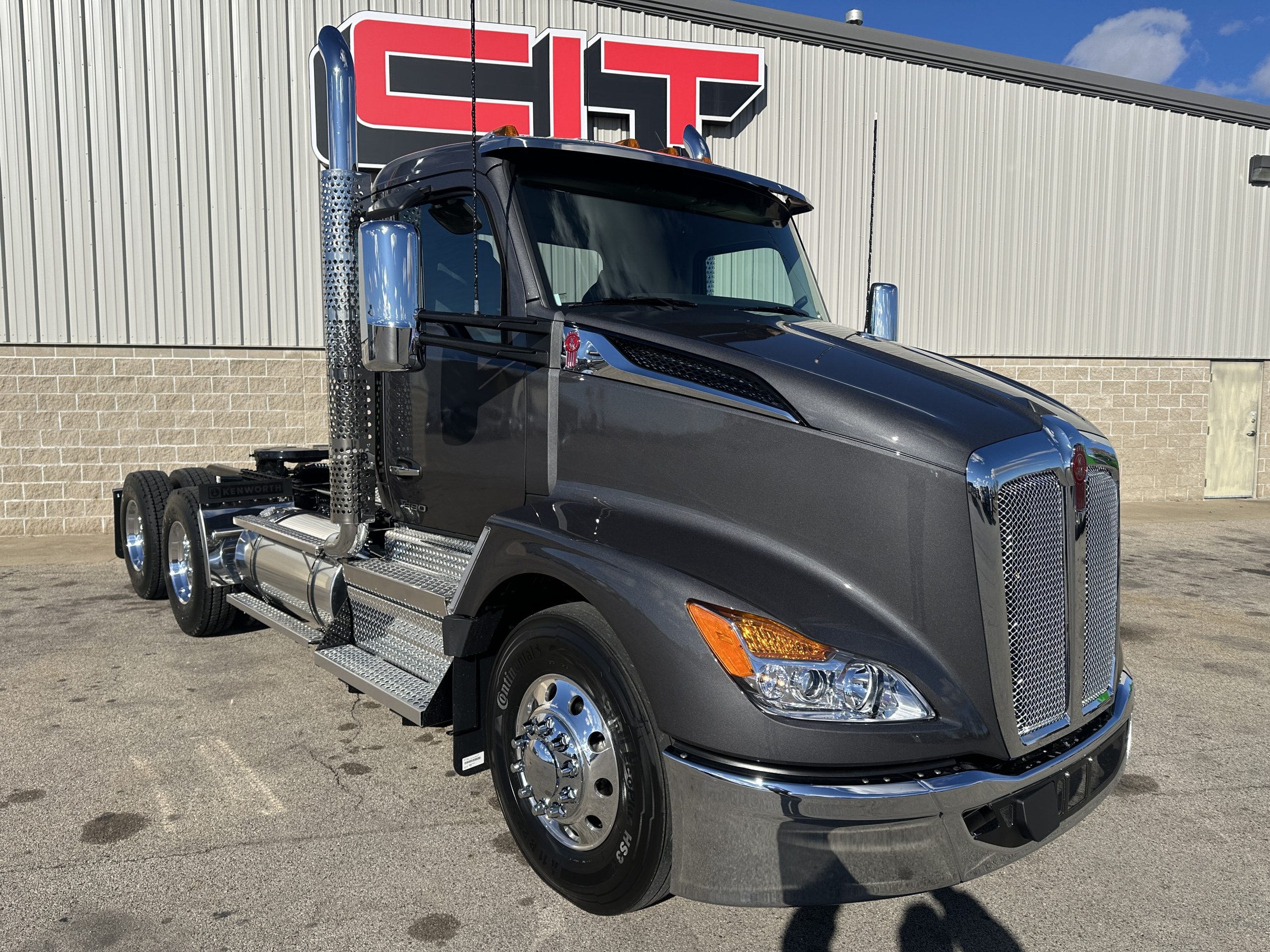 2026 KENWORTH T680 2026 KENWORTH T680 - image 3 of 6