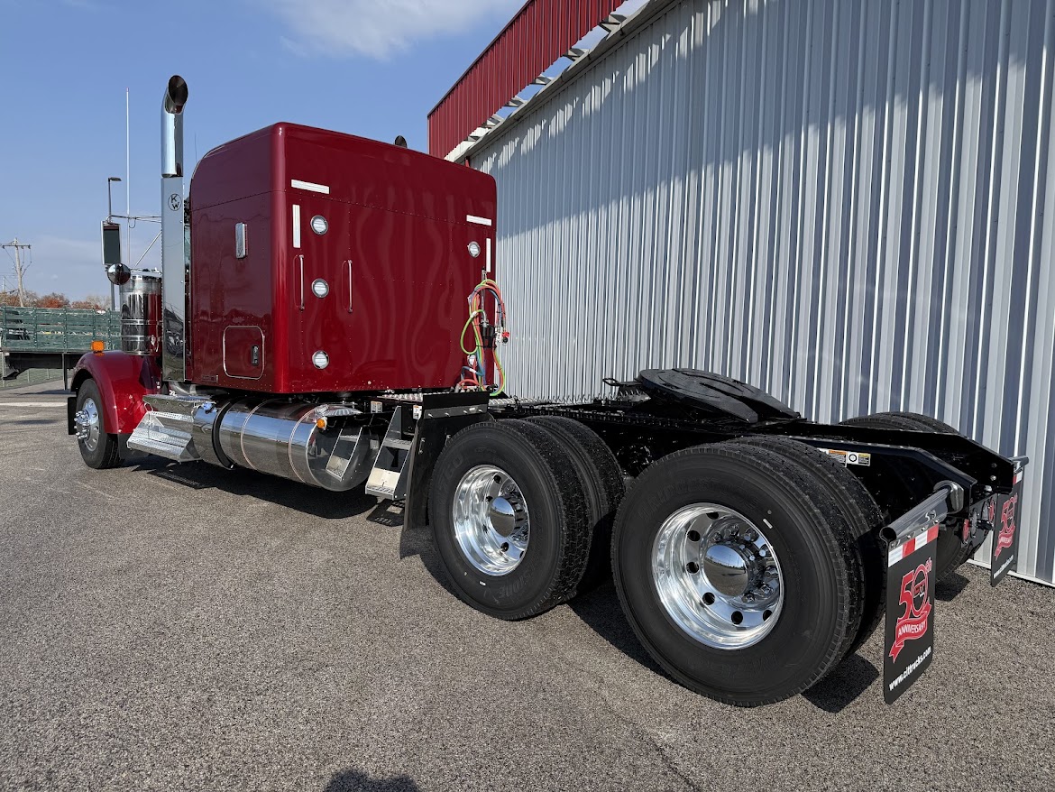 2026 KENWORTH W900L - image 2 of 6