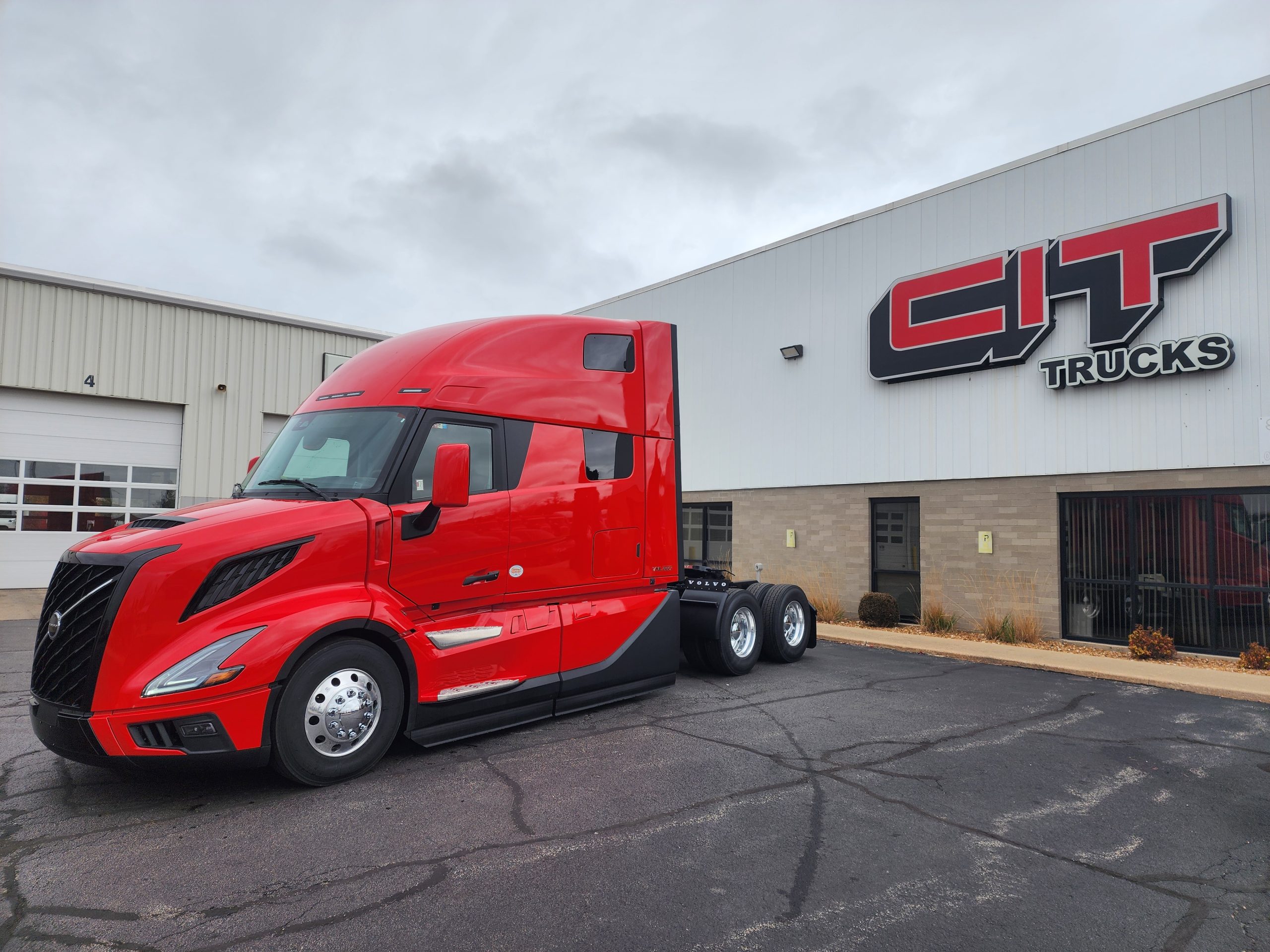 2026 VOLVO VNL860 2026 VOLVO VNL860 - image 3 of 6