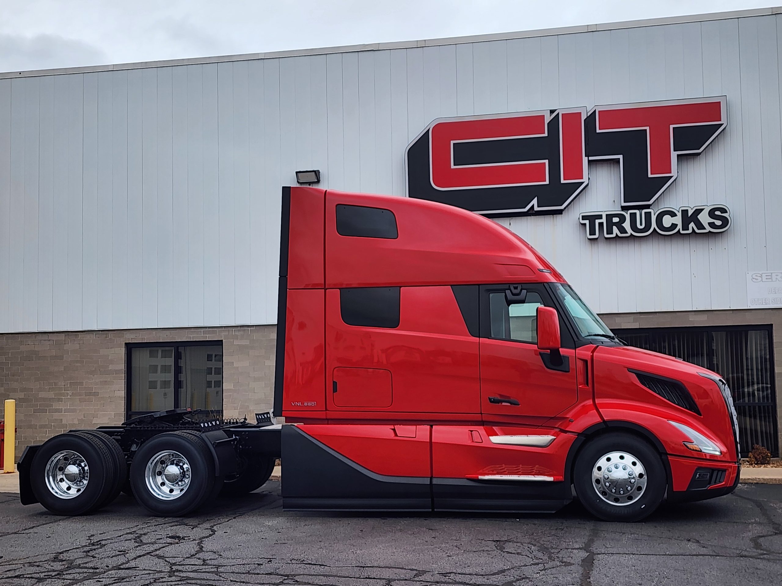2026 VOLVO VNL860 2026 VOLVO VNL860 - image 4 of 6
