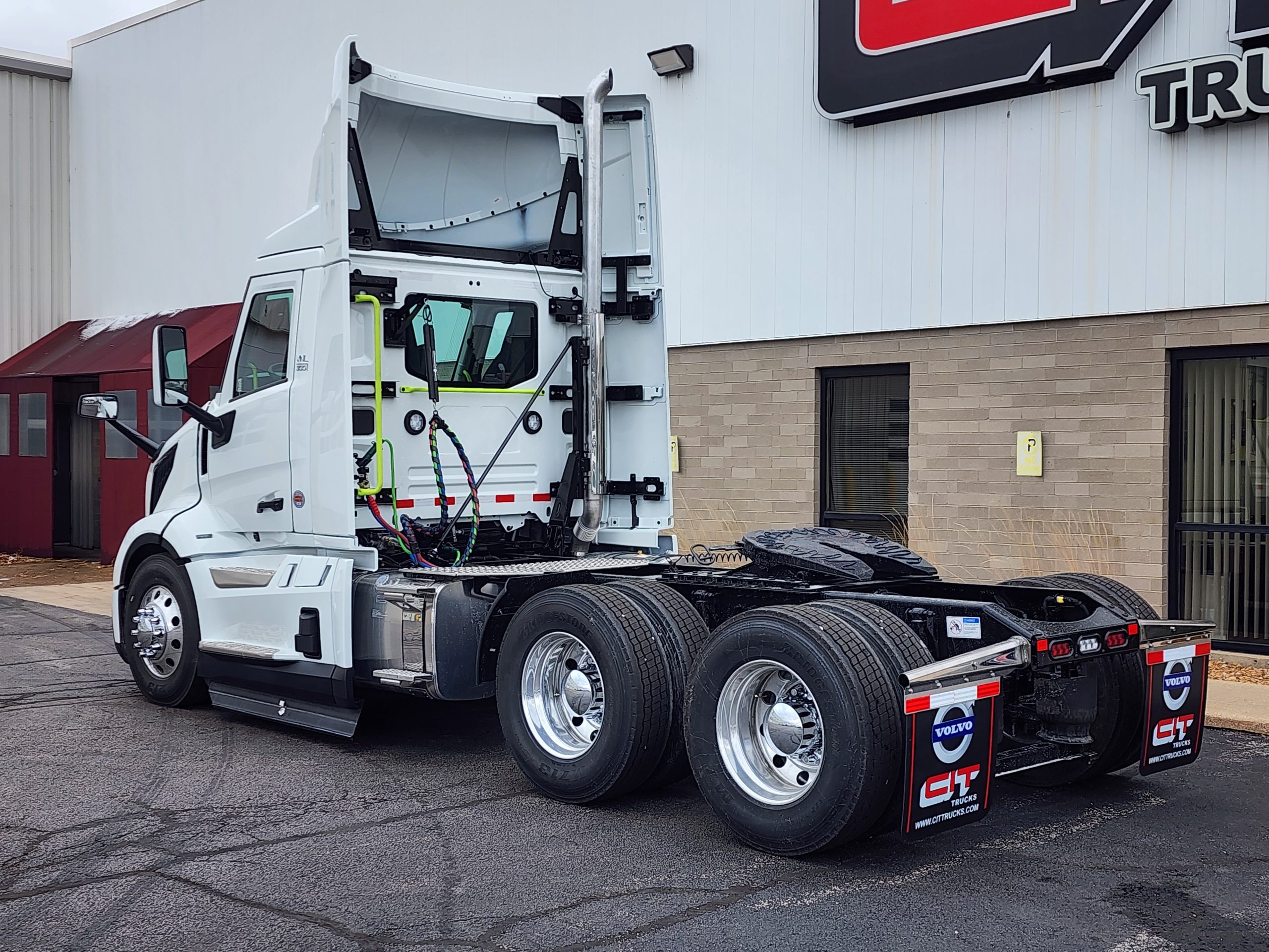 2026 VOLVO VNL300 - image 6 of 6