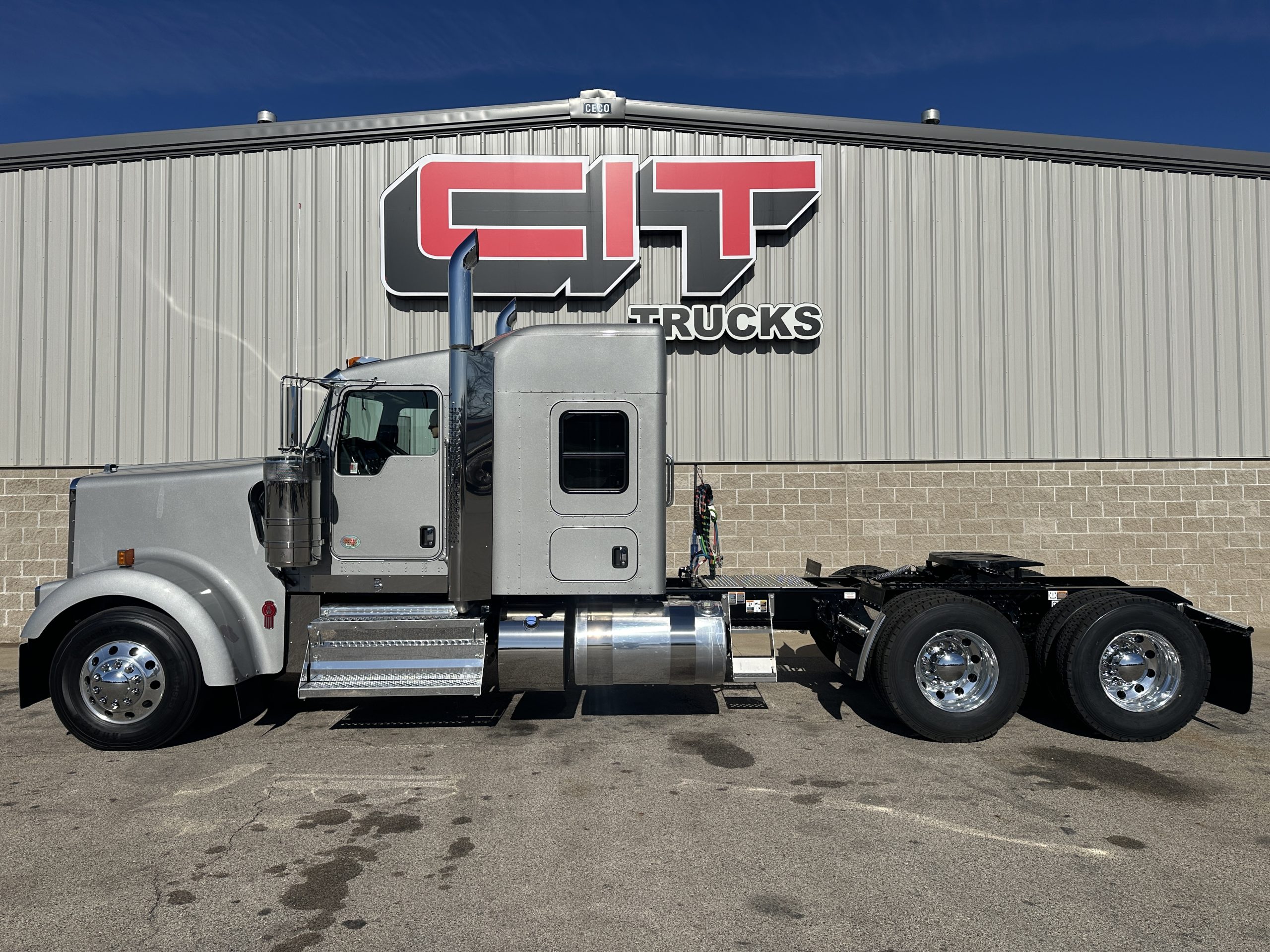 2026 KENWORTH W900L 2026 KENWORTH W900L - image 6 of 6