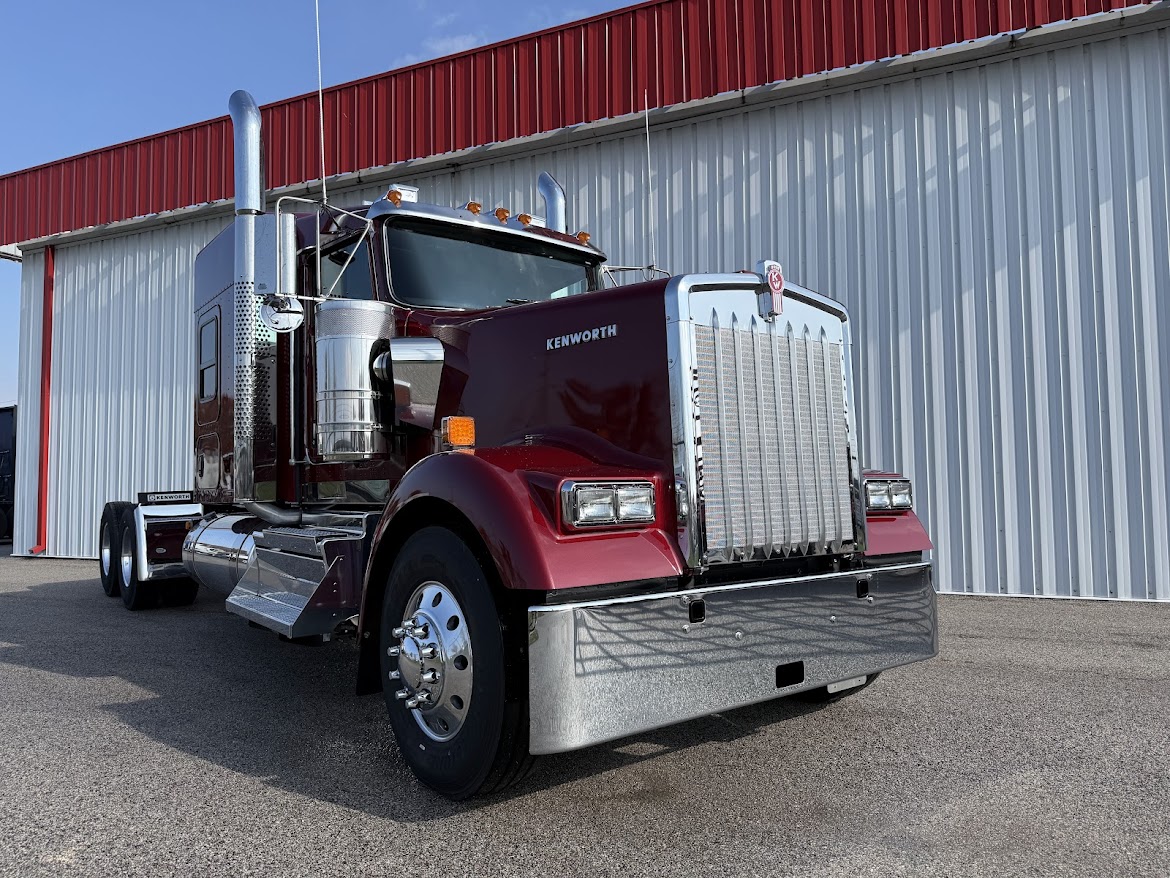 2026 KENWORTH W900L - image 3 of 6