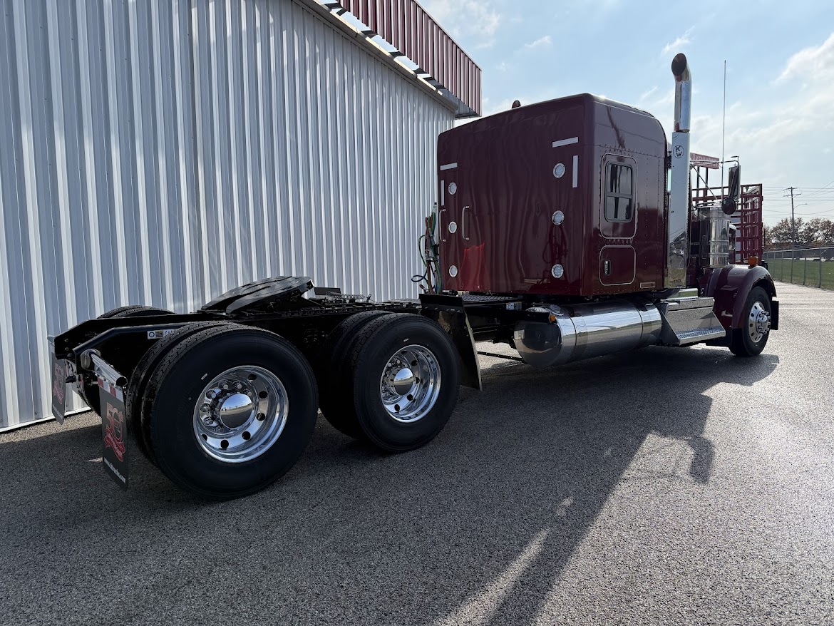 2026 KENWORTH W900L - image 4 of 6
