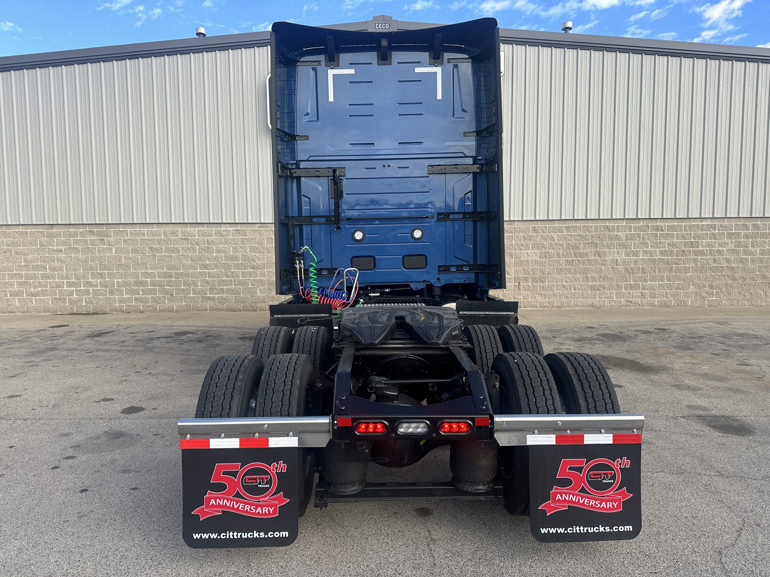 2026 VOLVO VNL860 2026 VOLVO VNL860 - image 6 of 6