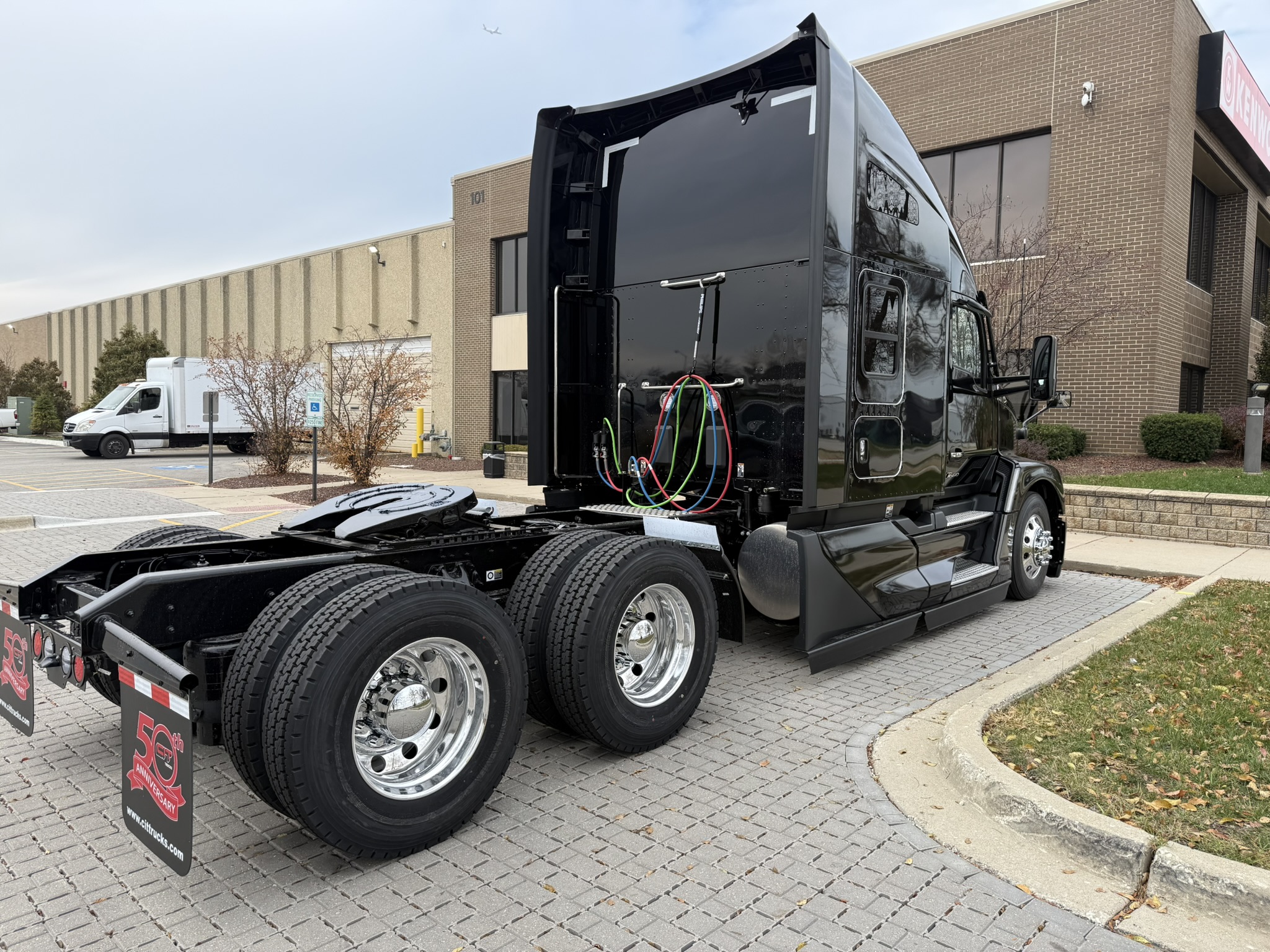 2026 KENWORTH T680 - image 5 of 6