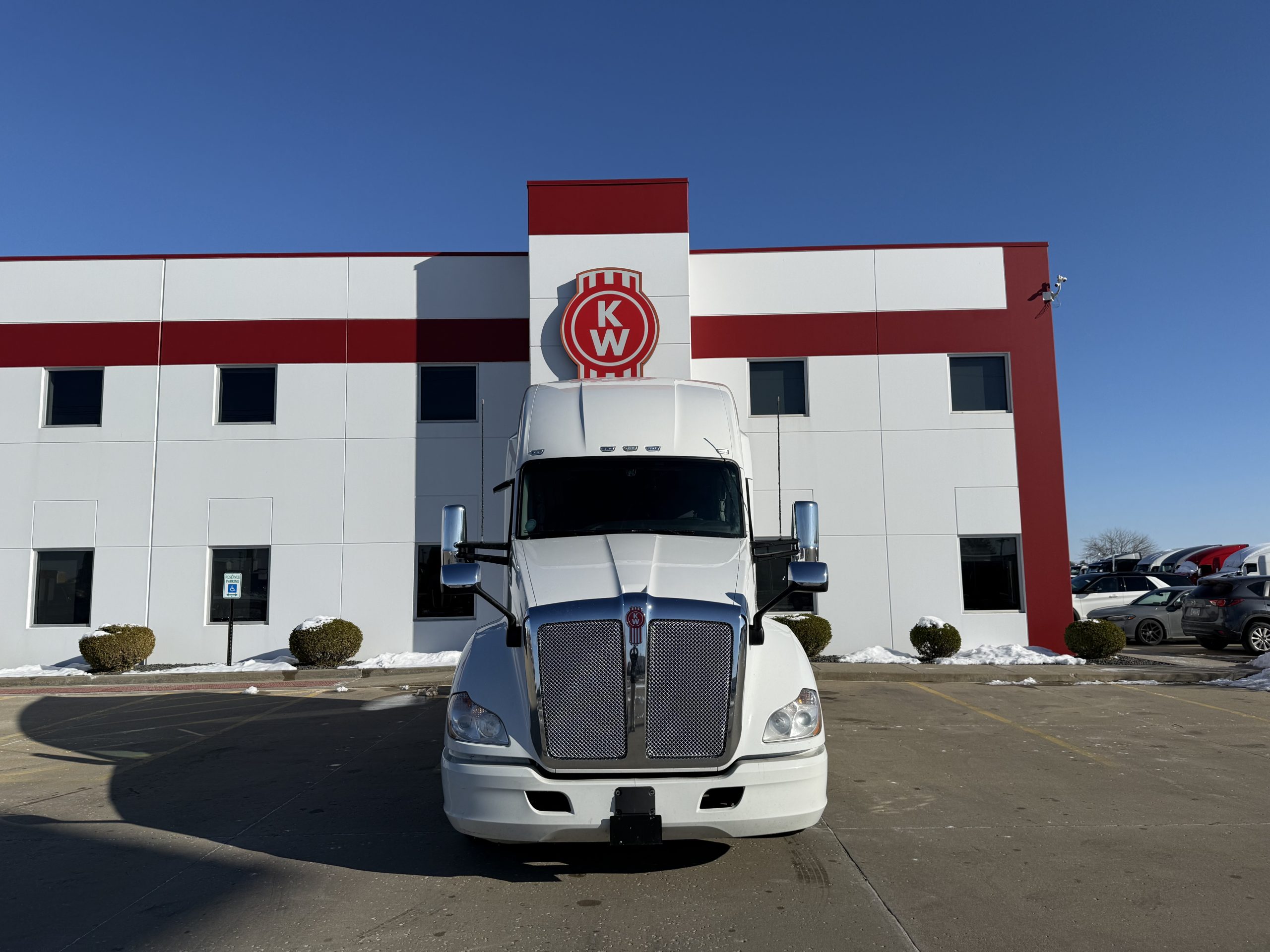 2022 KENWORTH T680 2022 KENWORTH T680 - image 2 of 6