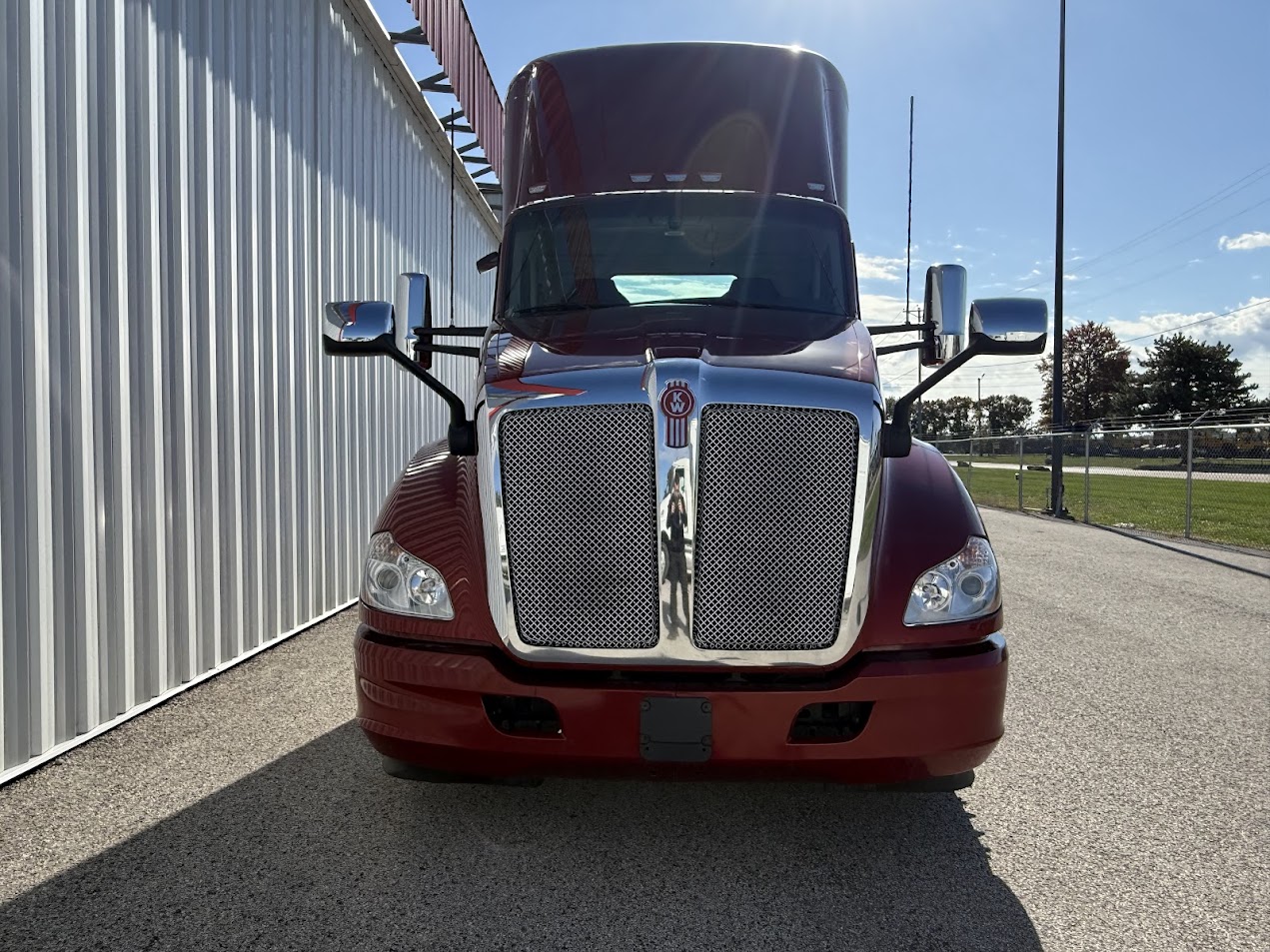 2022 KENWORTH T680 2022 KENWORTH T680 - image 2 of 6