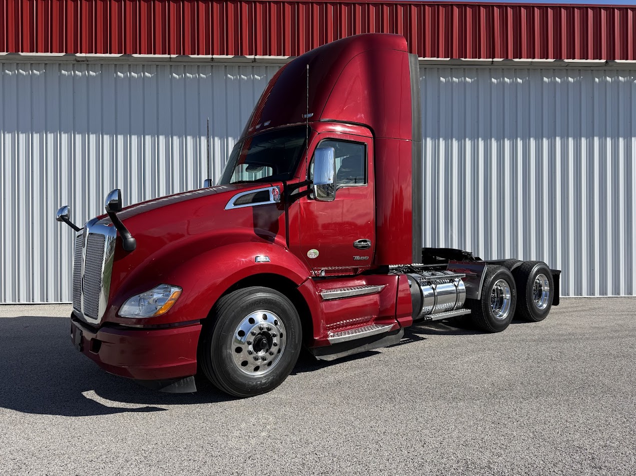 2022 KENWORTH T680 2022 KENWORTH T680 - image 1 of 6