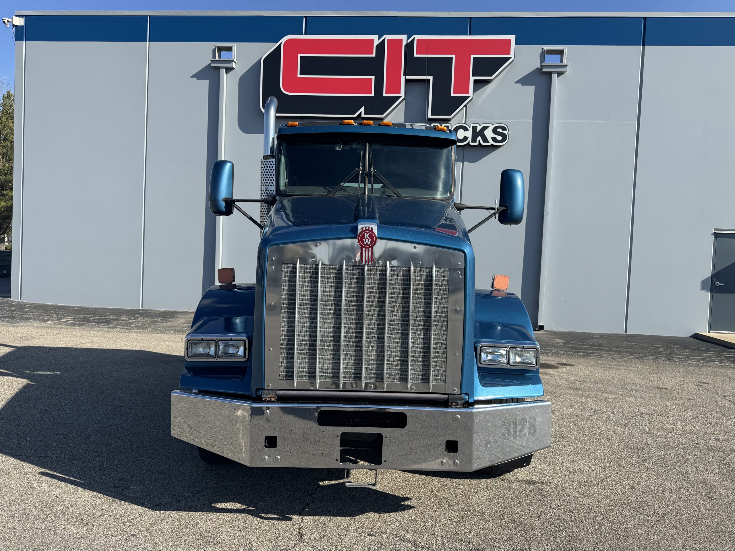 2020 KENWORTH T800 - image 2 of 6