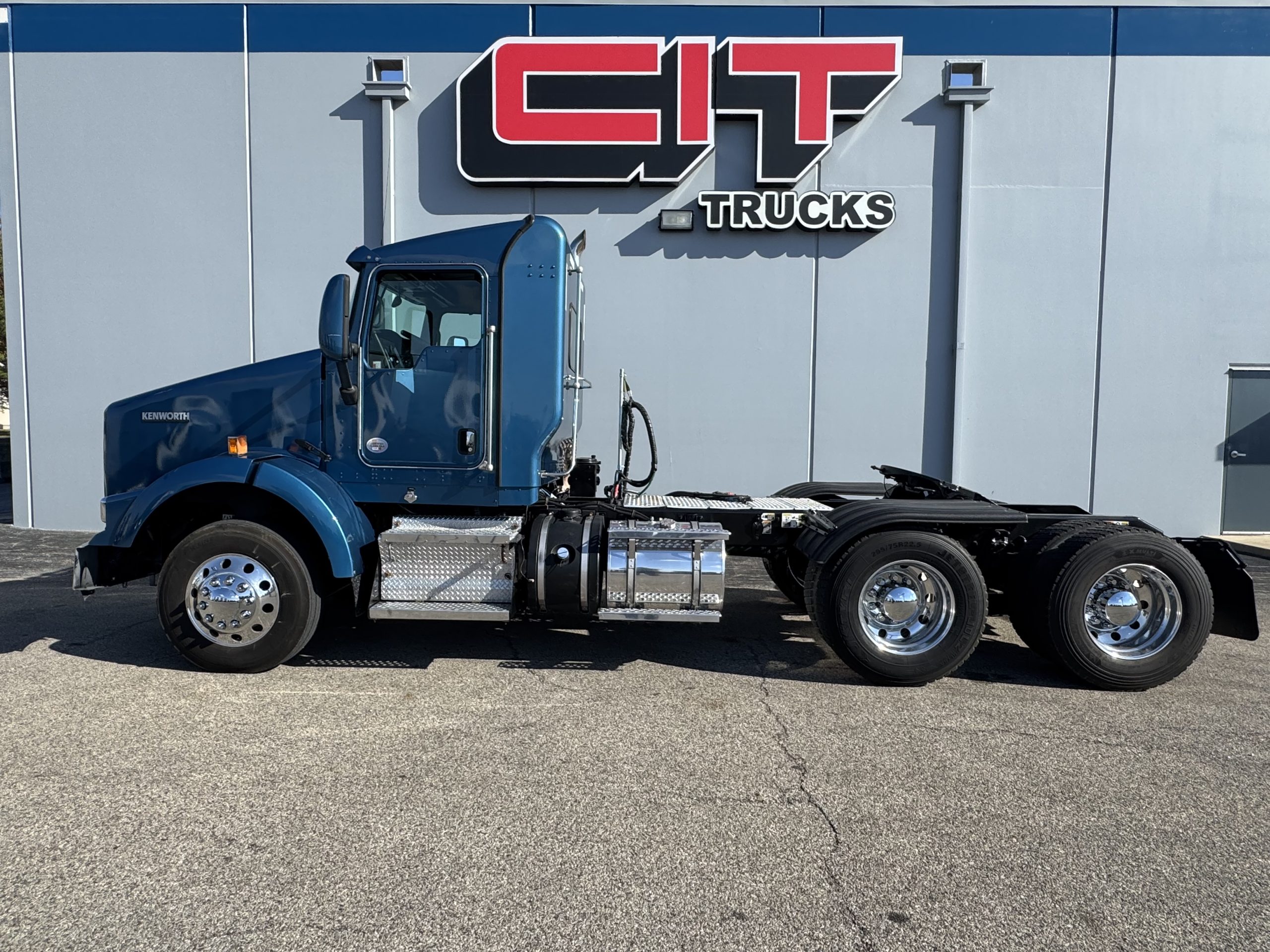 2020 KENWORTH T800 - image 6 of 6