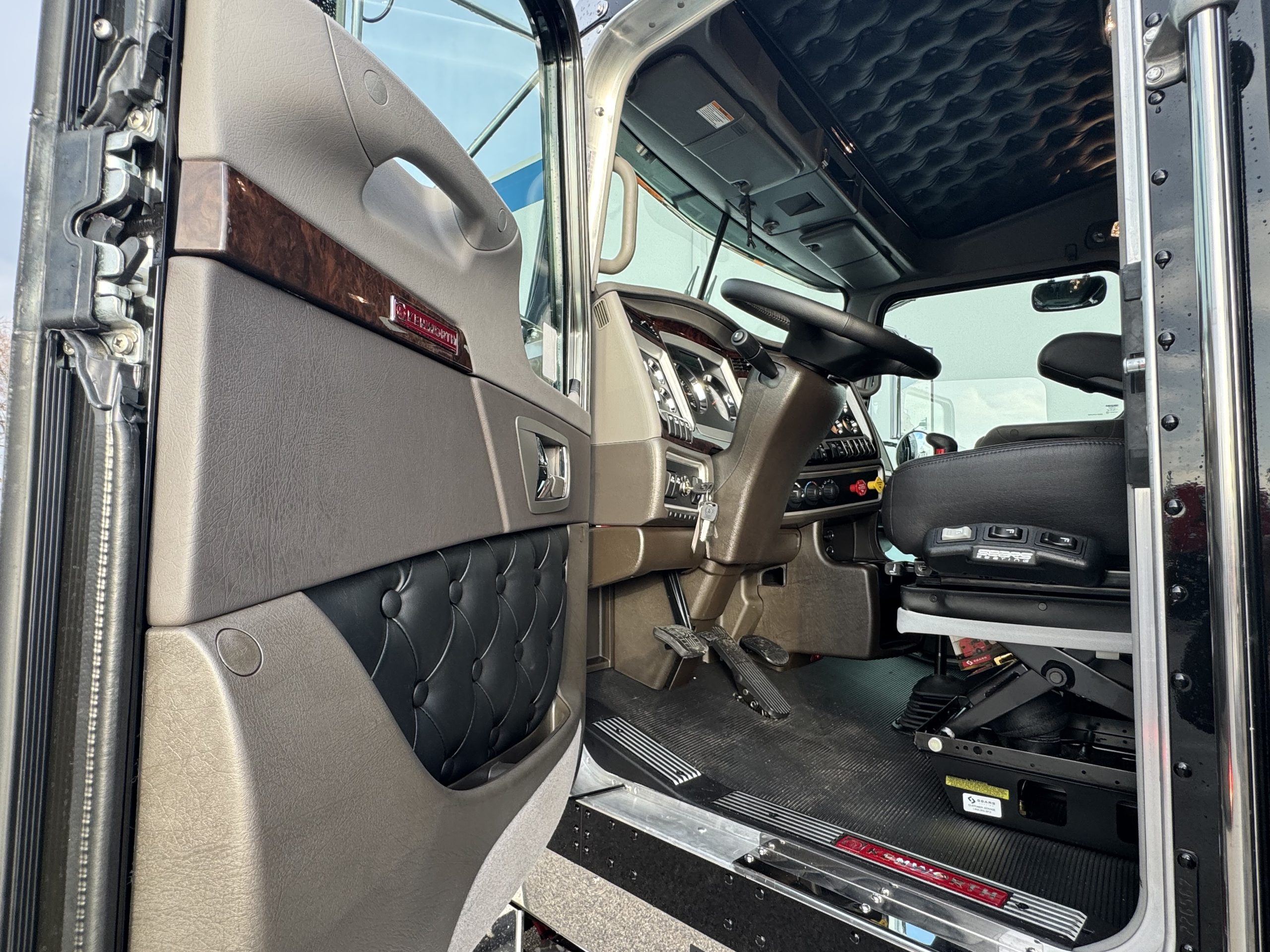 2026 KENWORTH W900L - image 6 of 6