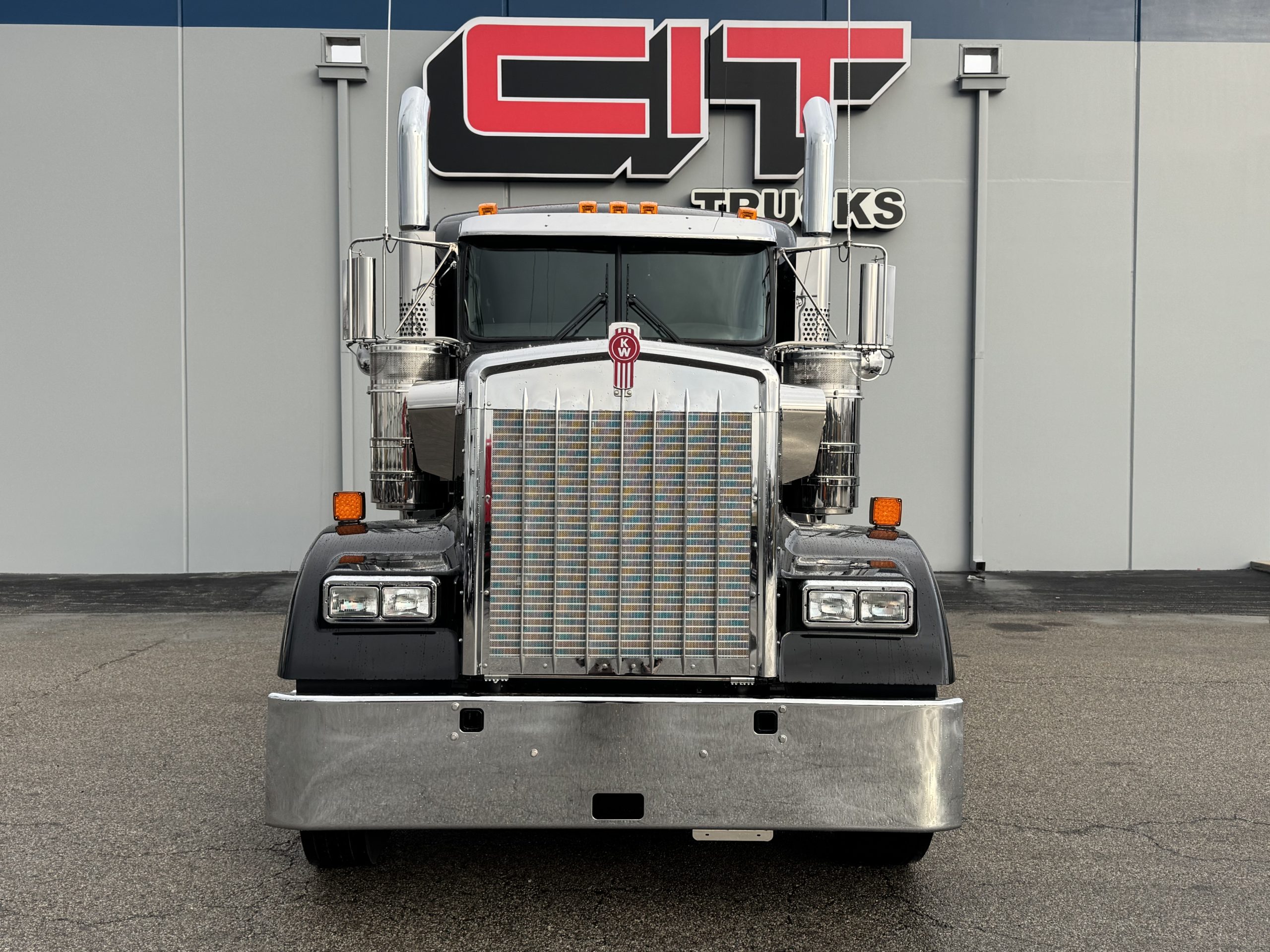 2026 KENWORTH W900L - image 2 of 6
