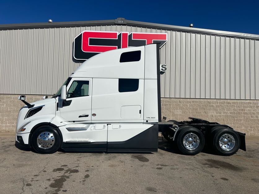 2026 VOLVO VNL860 2026 VOLVO VNL860 - image 6 of 6