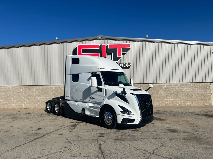 2026 VOLVO VNL860 2026 VOLVO VNL860 - image 3 of 6